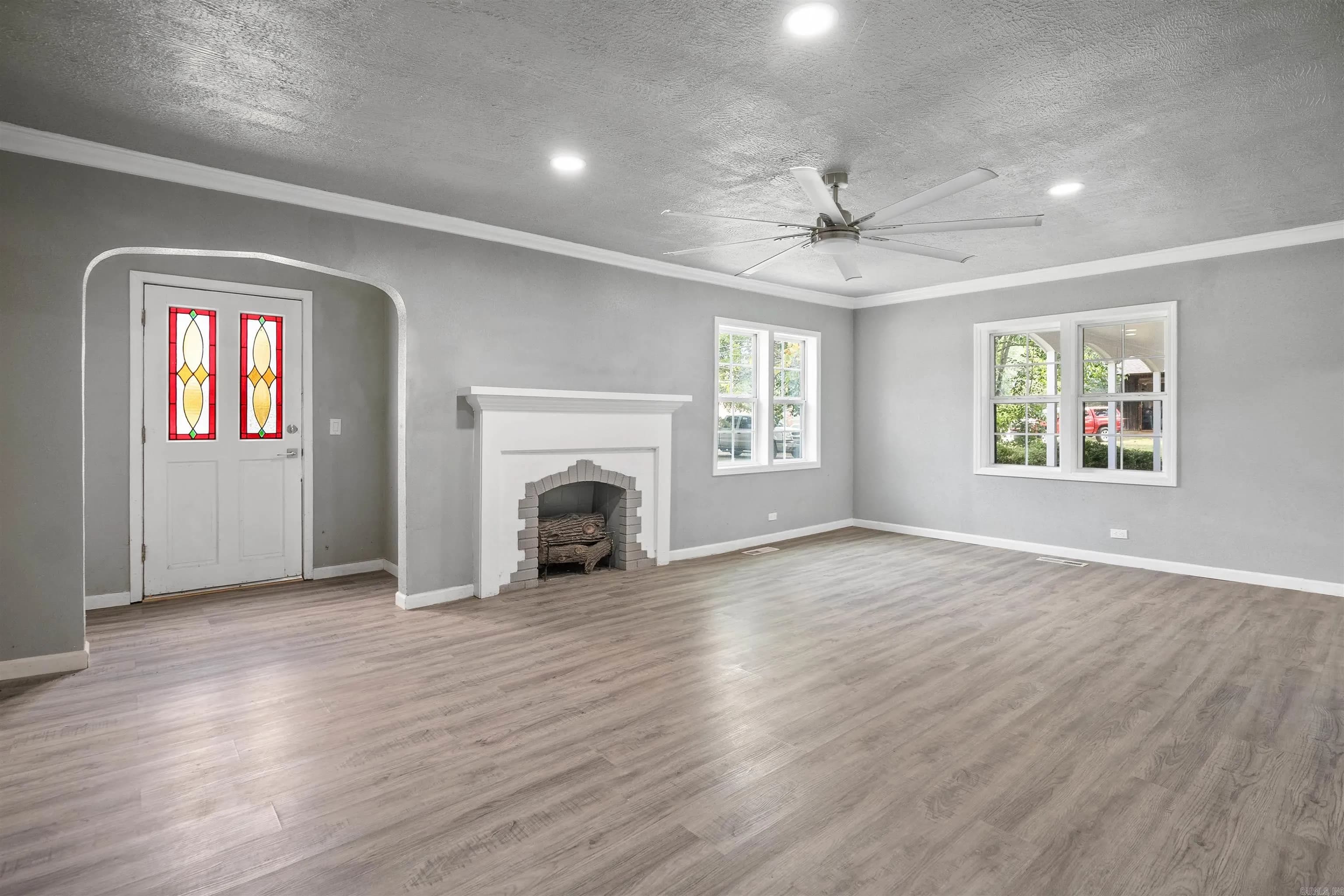 Property at 415 W Pine - Image 8