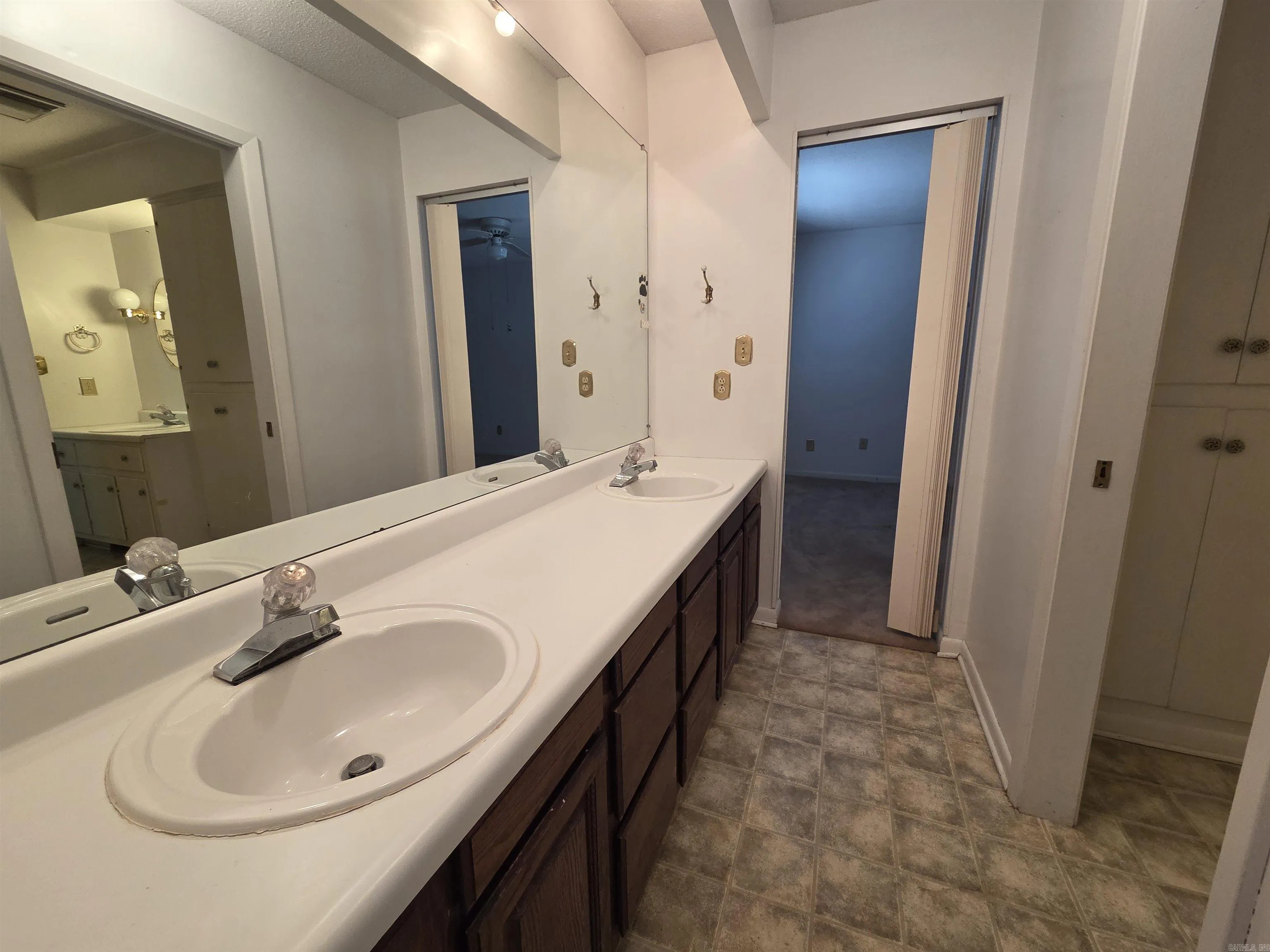 Property at 104  Cr 7010 - Image 28