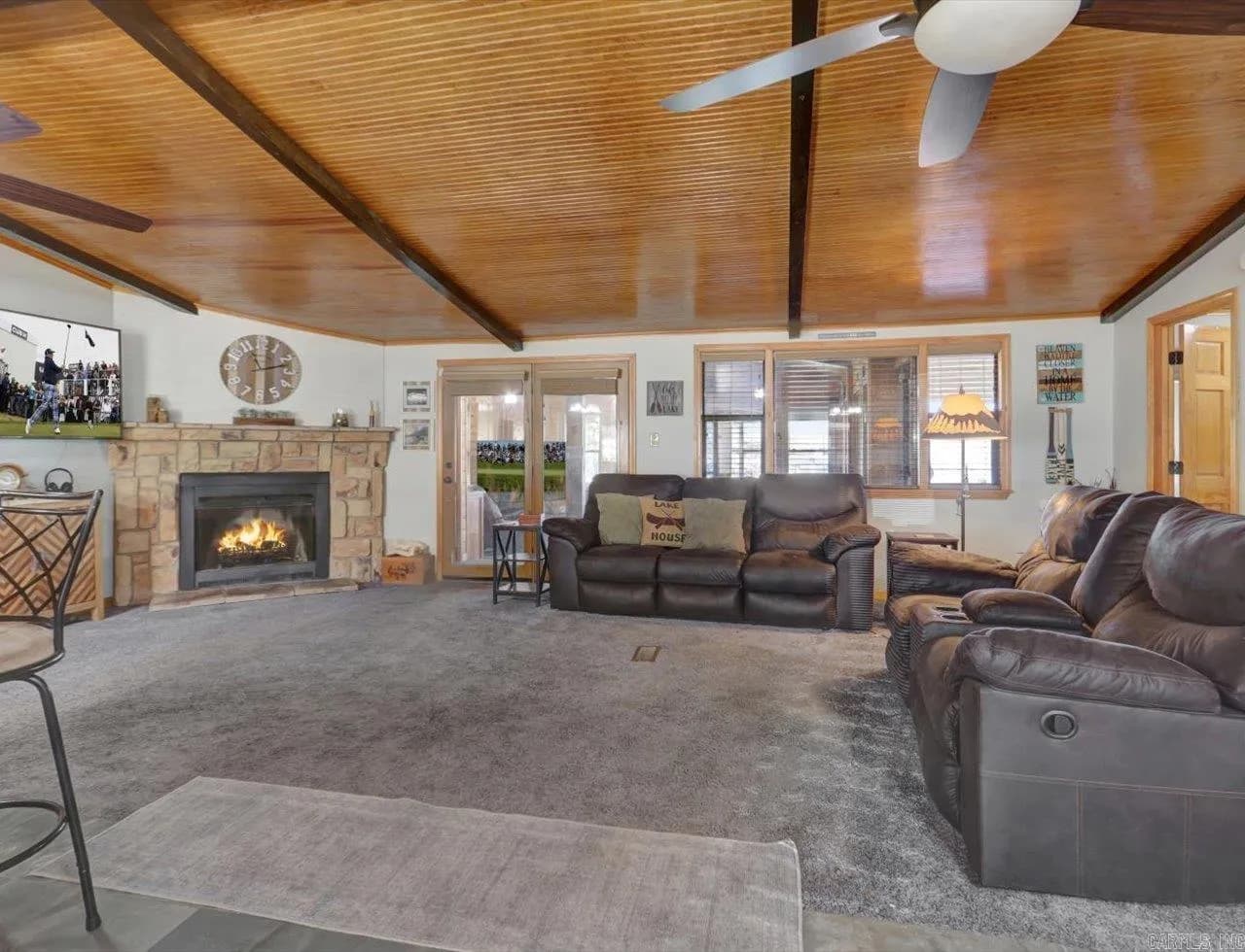 Property at 126  Oakridge - Image 5