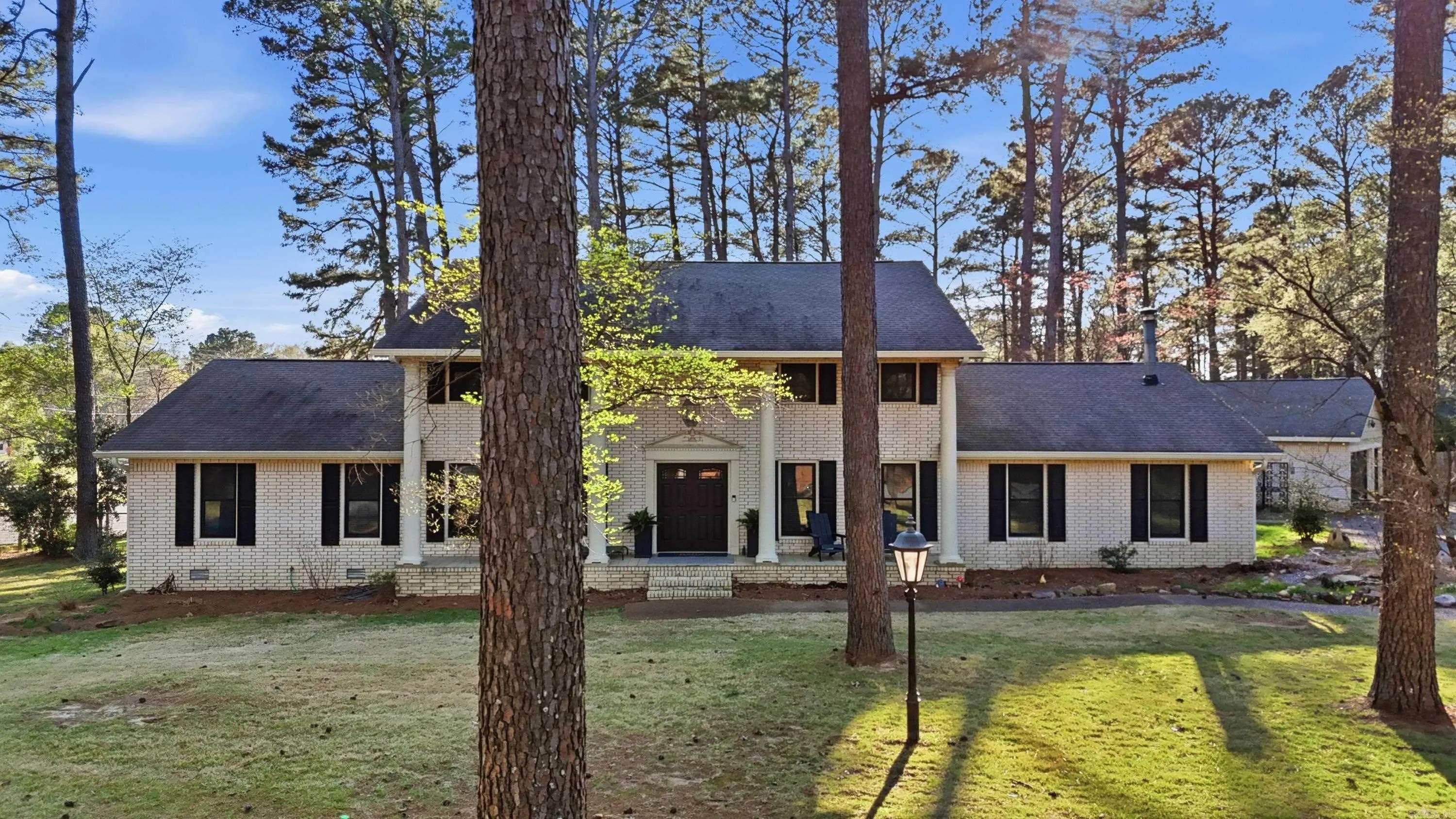 Property at 105  Longleaf - Image 1