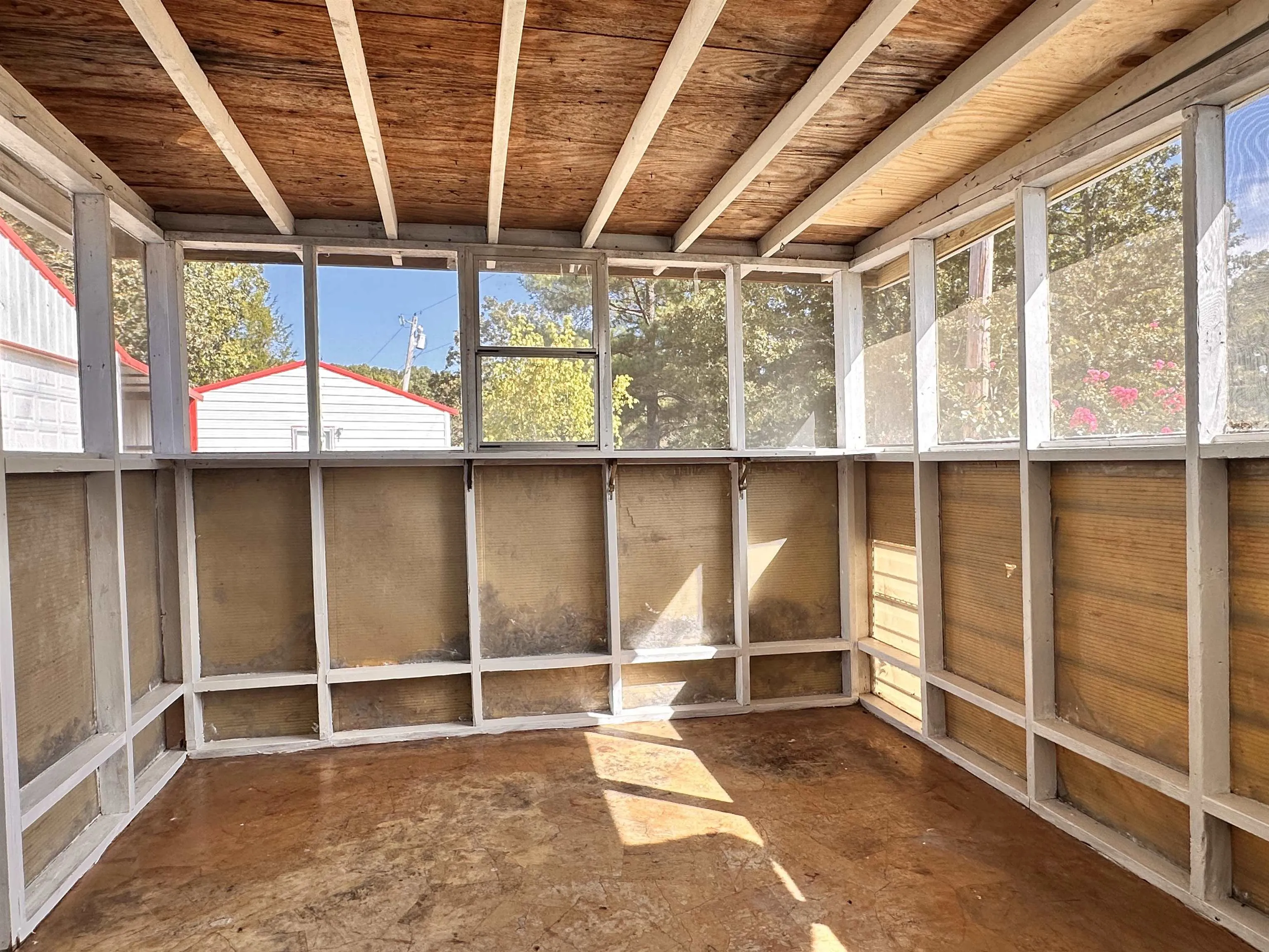 Property at 106  Edna - Image 21