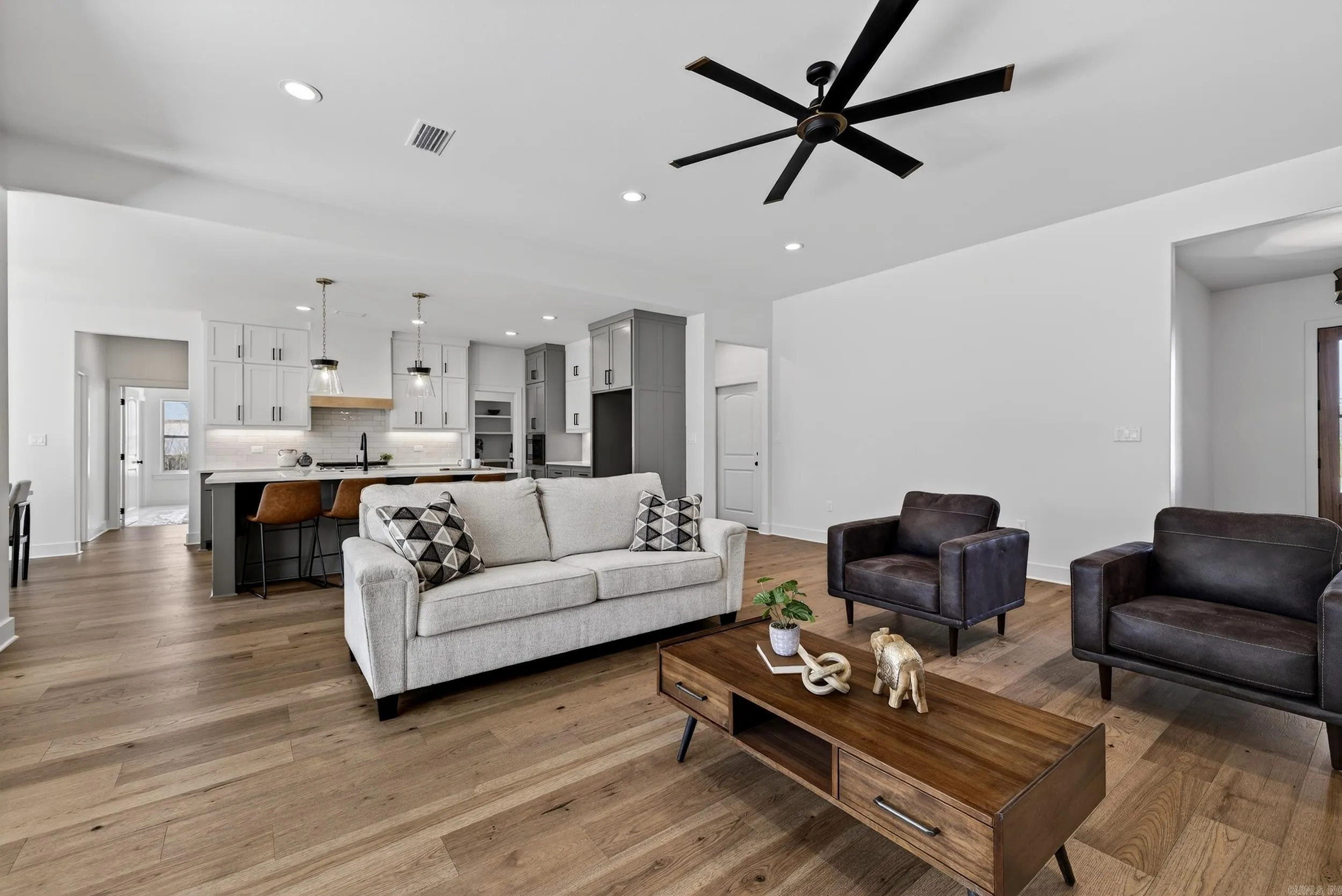 Property at 60  Lucia - Image 17