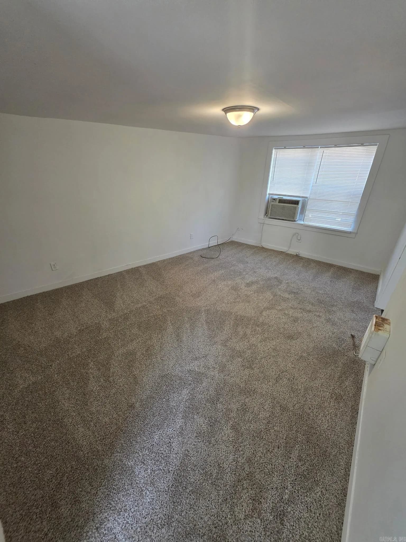 Property at 1008  Kavanaugh, 4 - Image 2