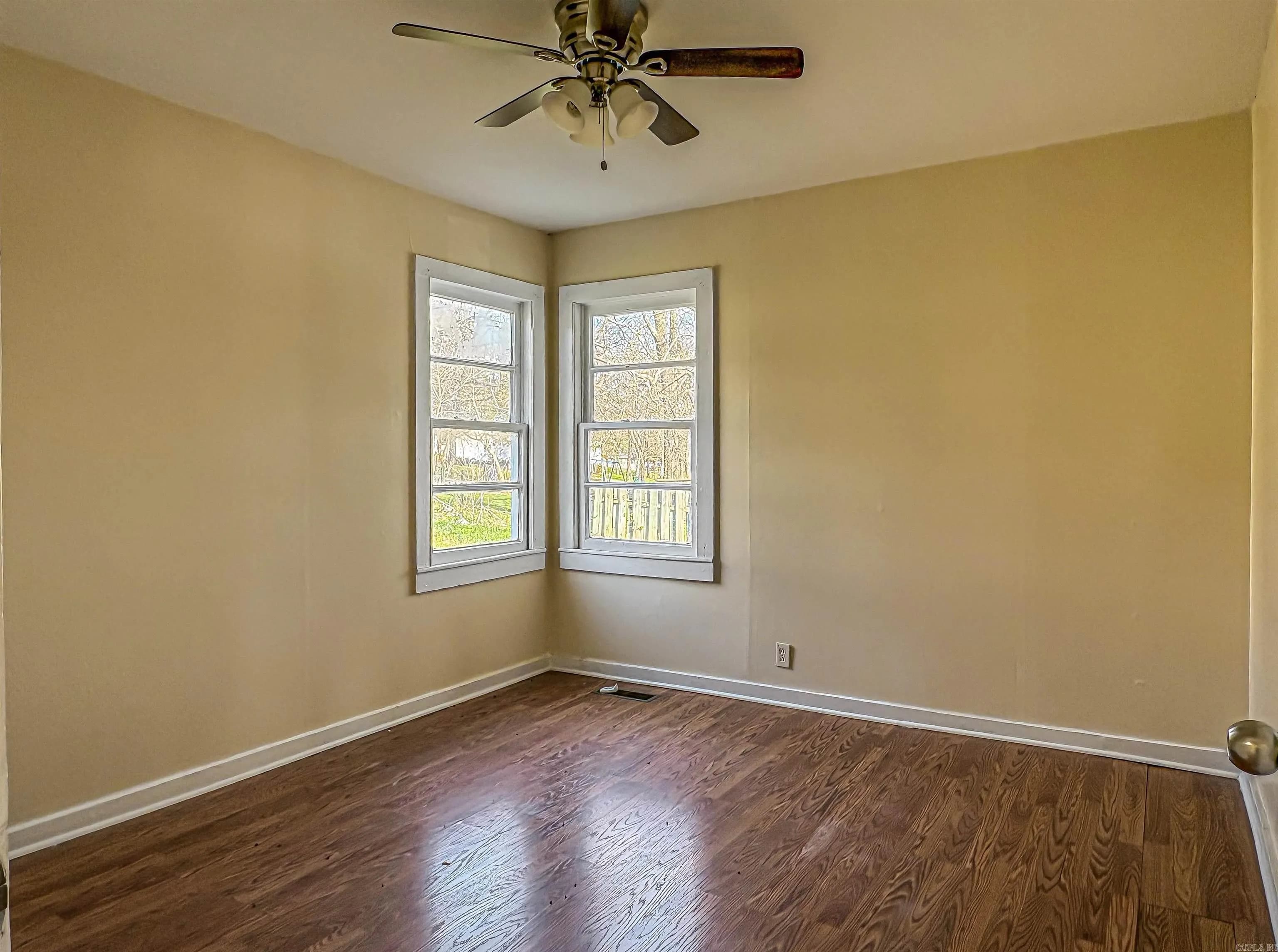 Property at 408  Estes - Image 16