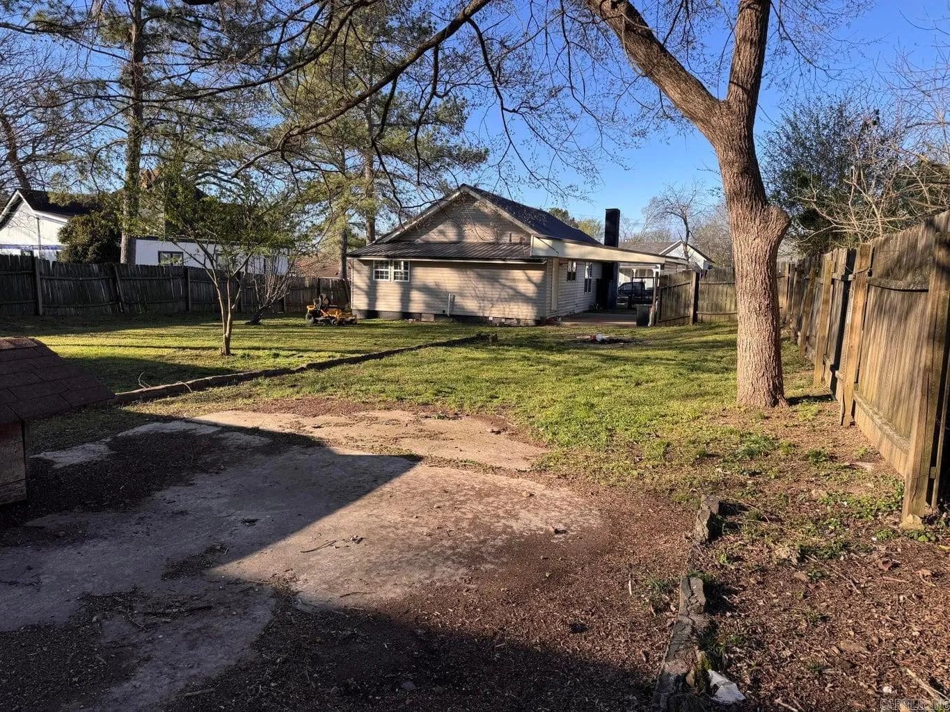 Property at 748  Brooks - Image 24