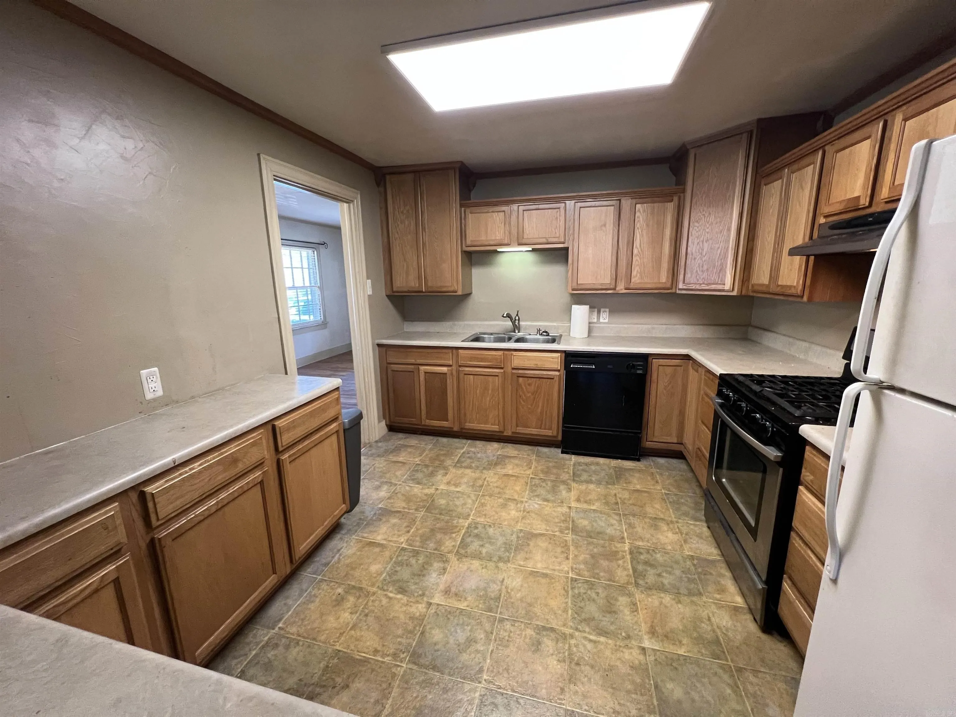 Property at 1408  Tulip ave - Image 15