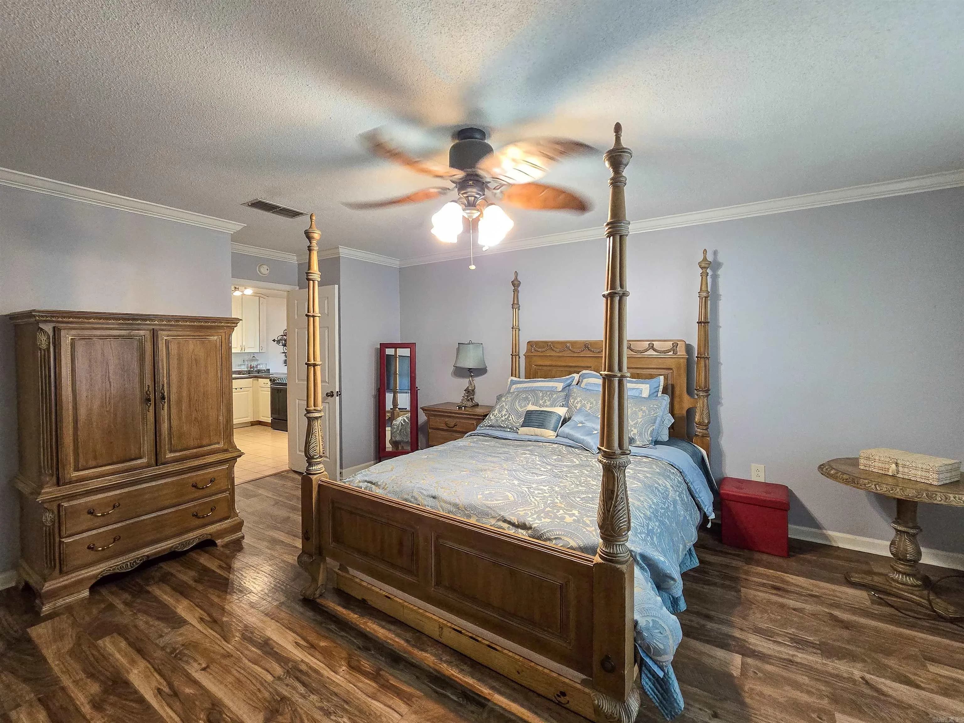 Property at 215  Cypress - Image 9