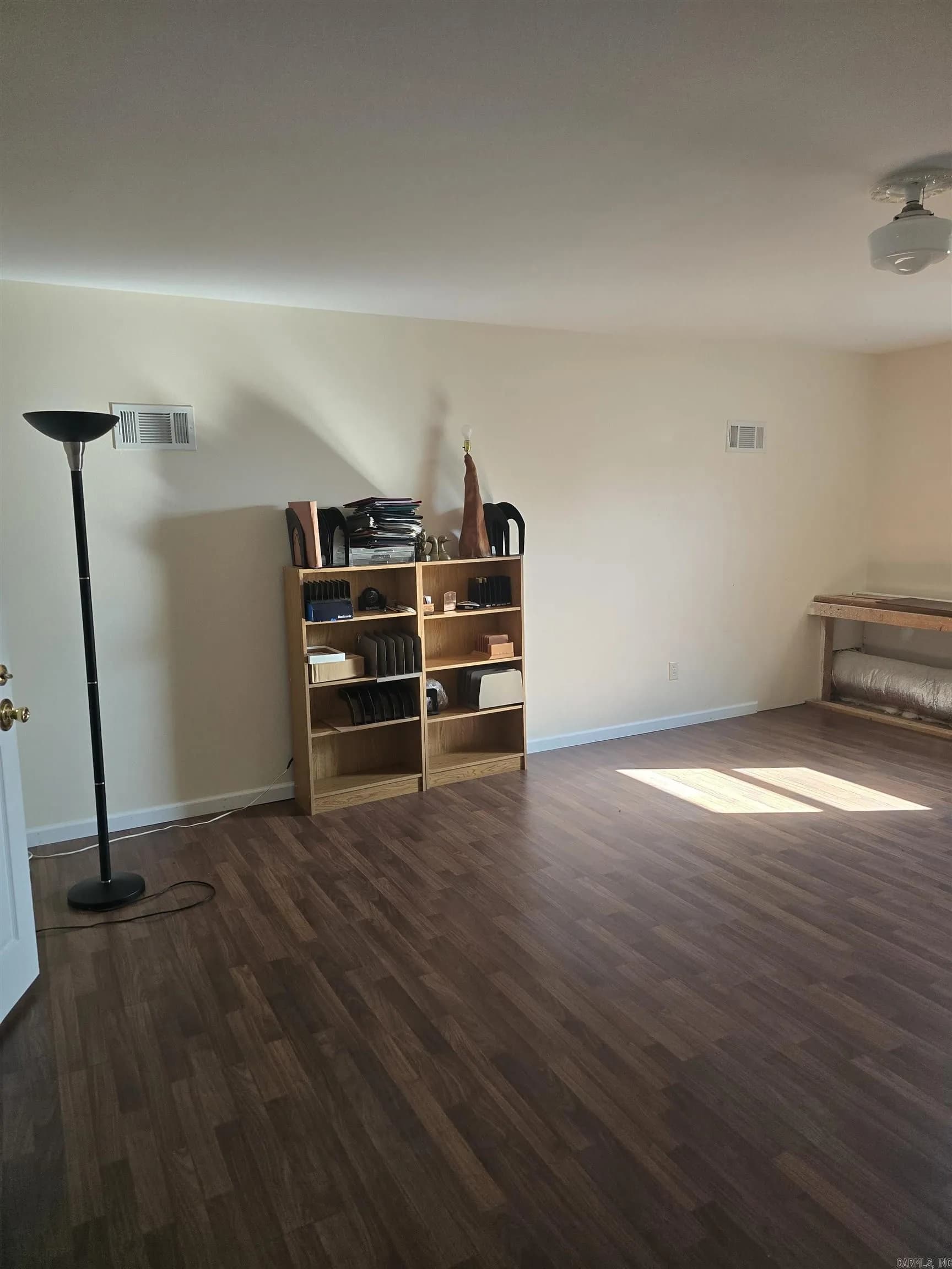 Property at 831 N Beech - Image 32