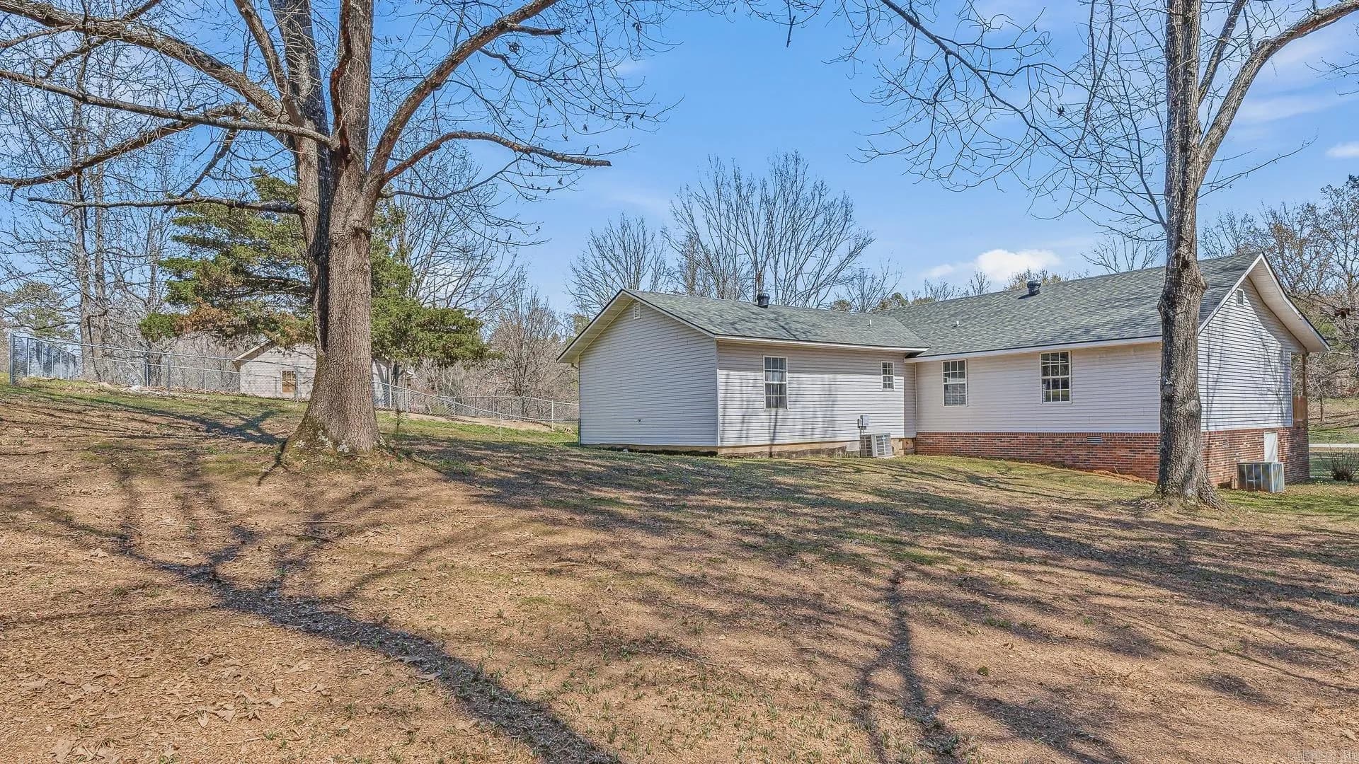Property at 1006  Roselee - Image 36