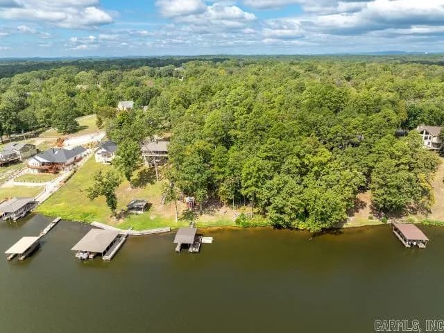 Property at 112  Silverwood - Image 10
