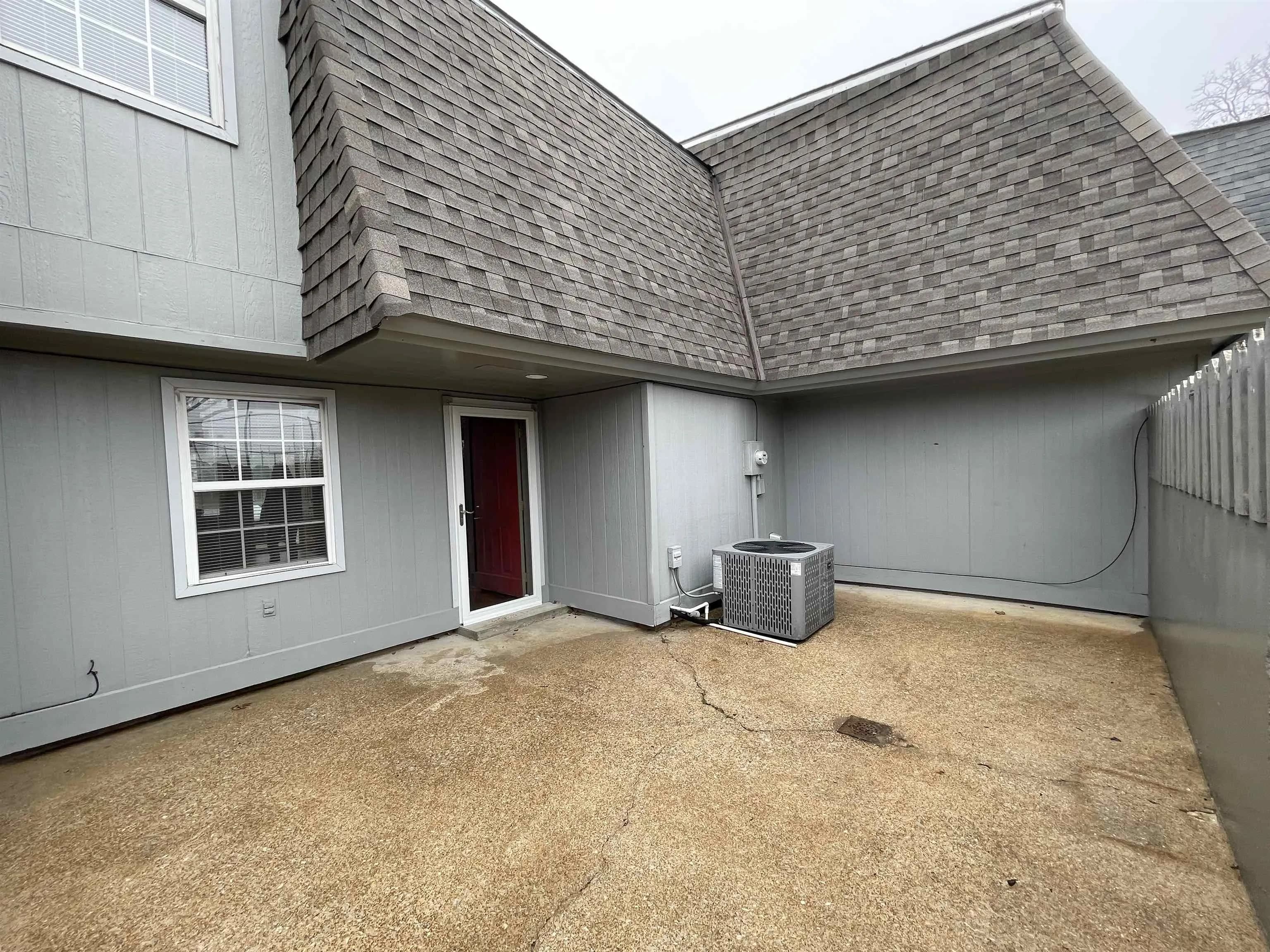 Property at 8  Annette - Image 24