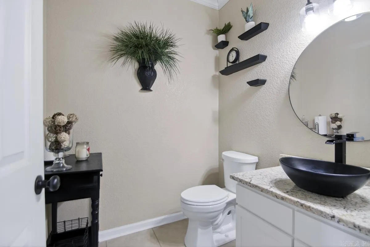 Property at 1710  Royal oaks - Image 12