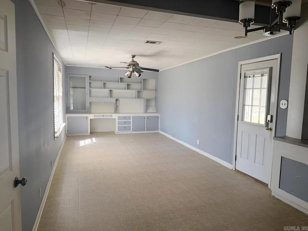 Property at 802  Elm - Image 6