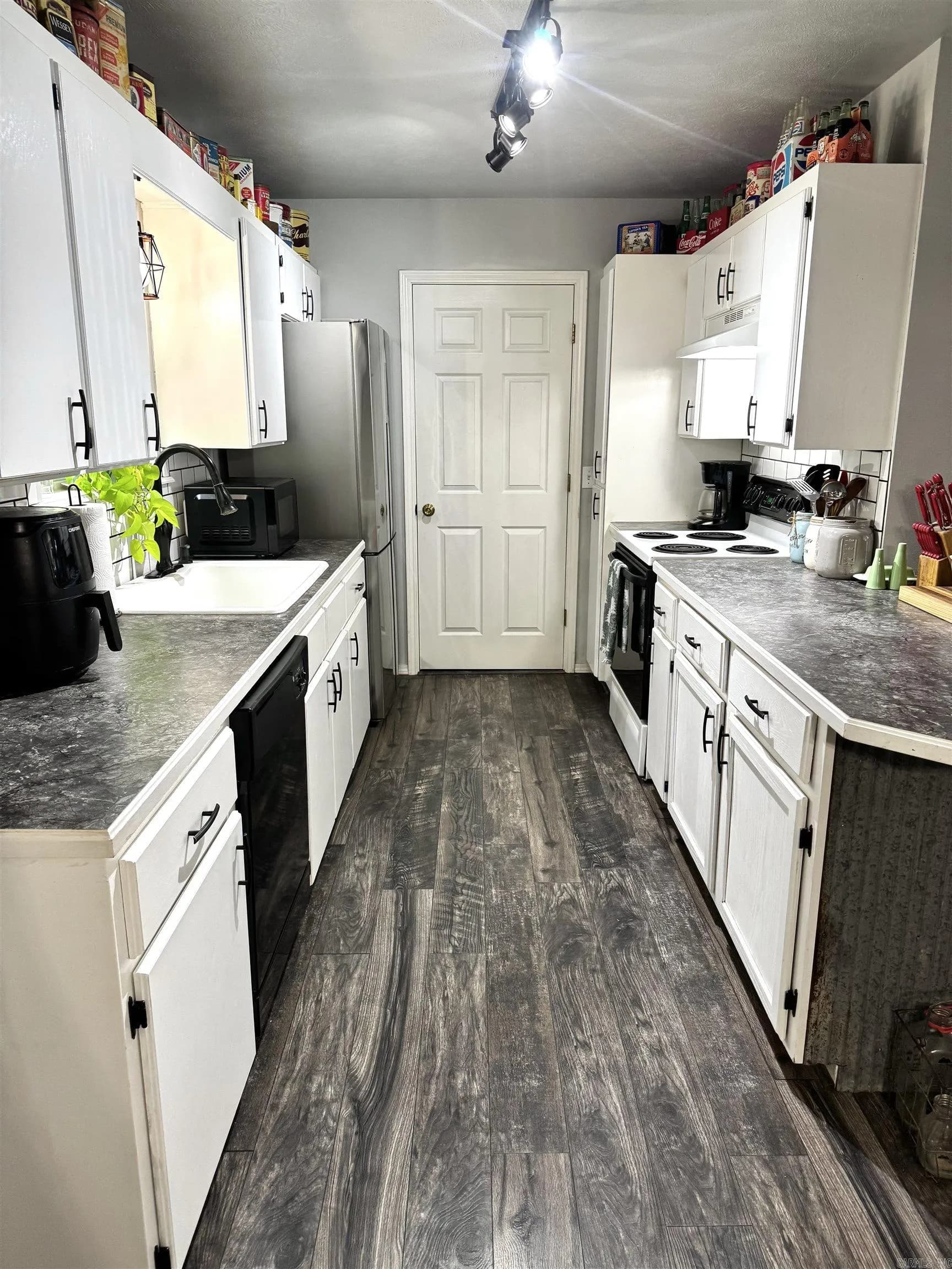 Property at 1227 W 74 - Image 4