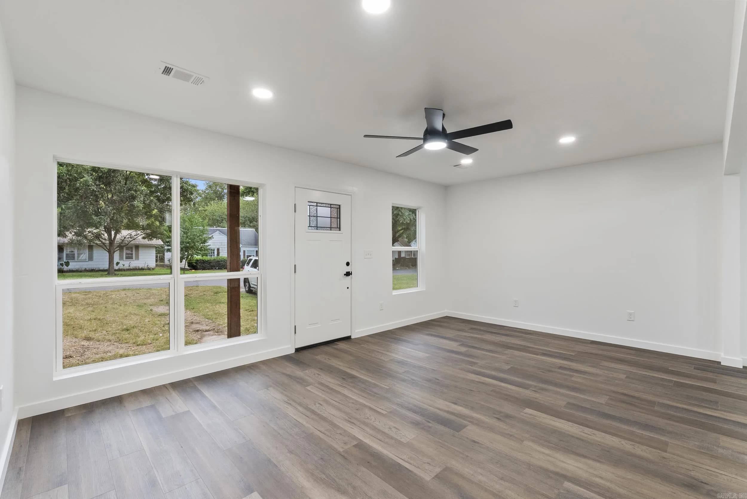 Property at 721  Mclain - Image 12
