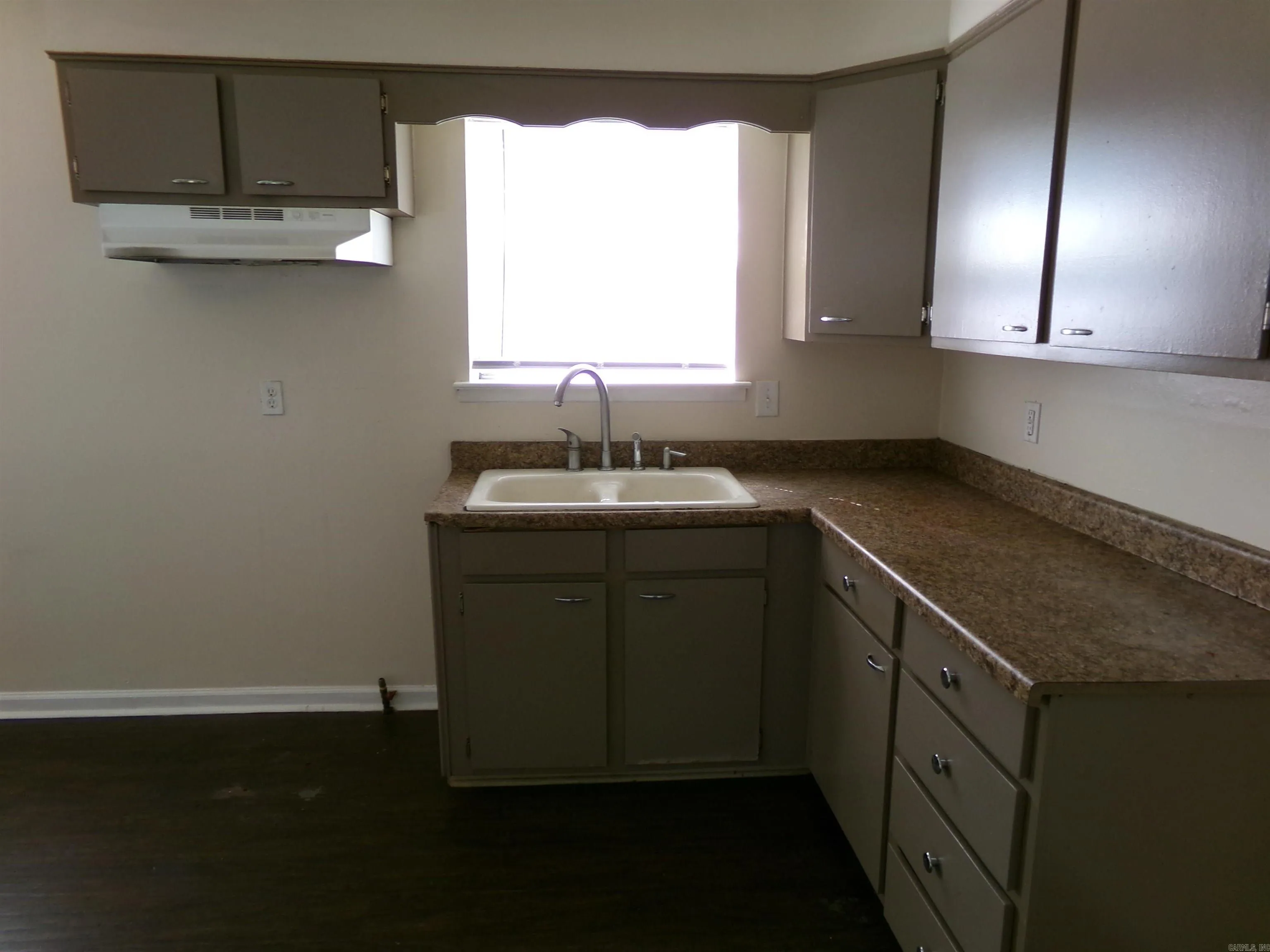 Property at 1016  Roseclair - Image 7