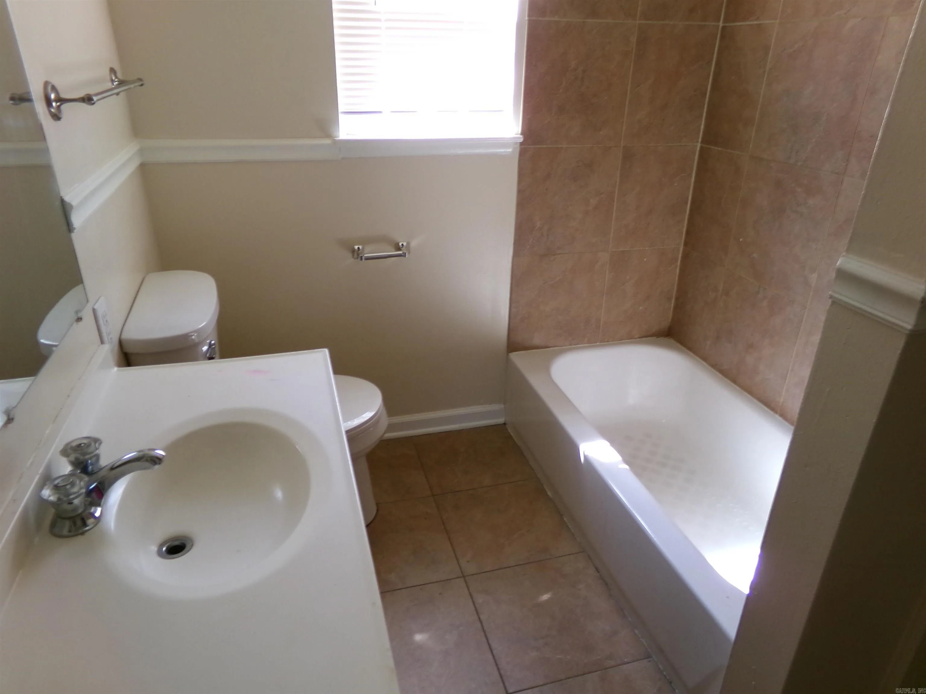 Property at 1016  Roseclair - Image 15
