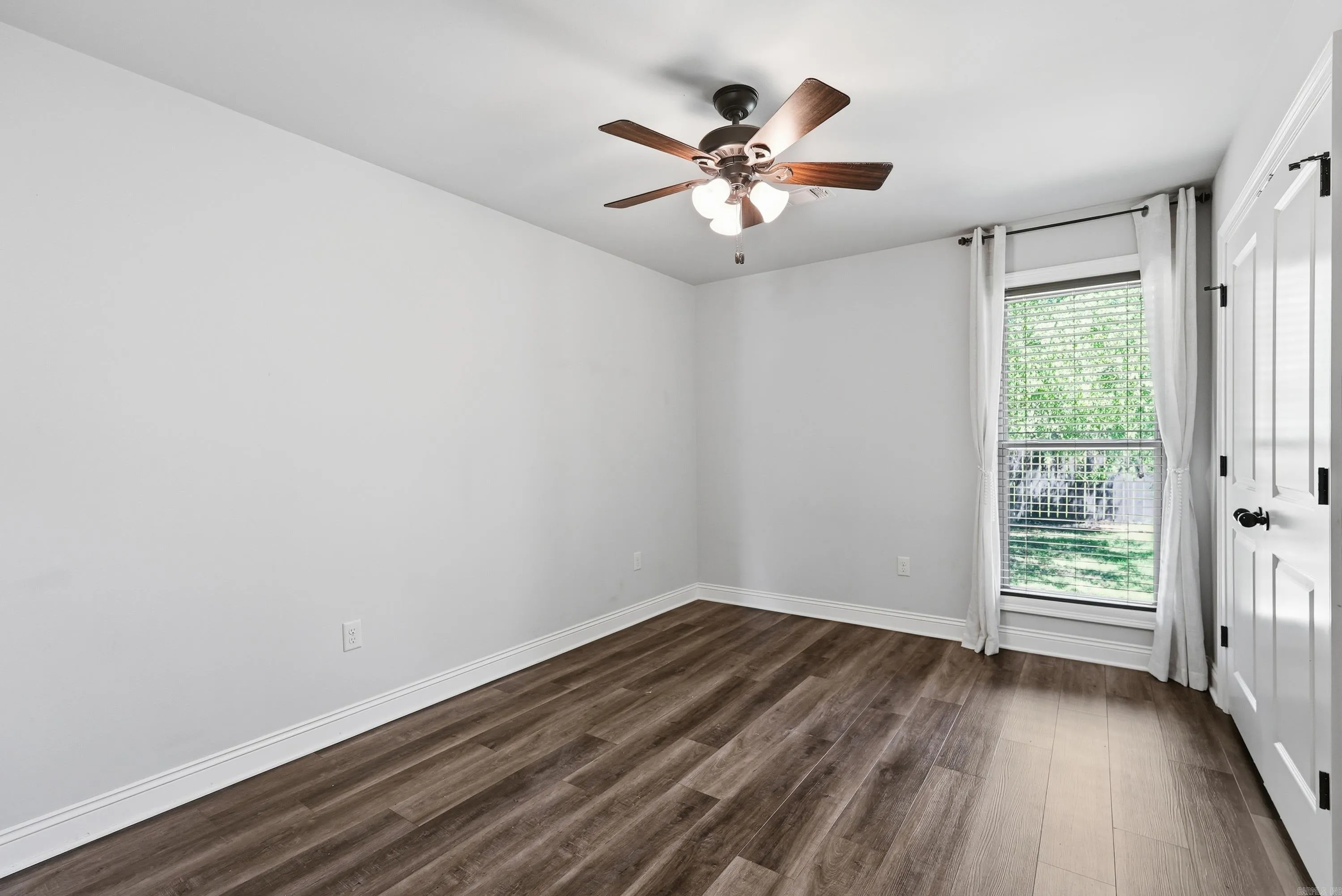 Property at 803  Adamson dr - Image 29
