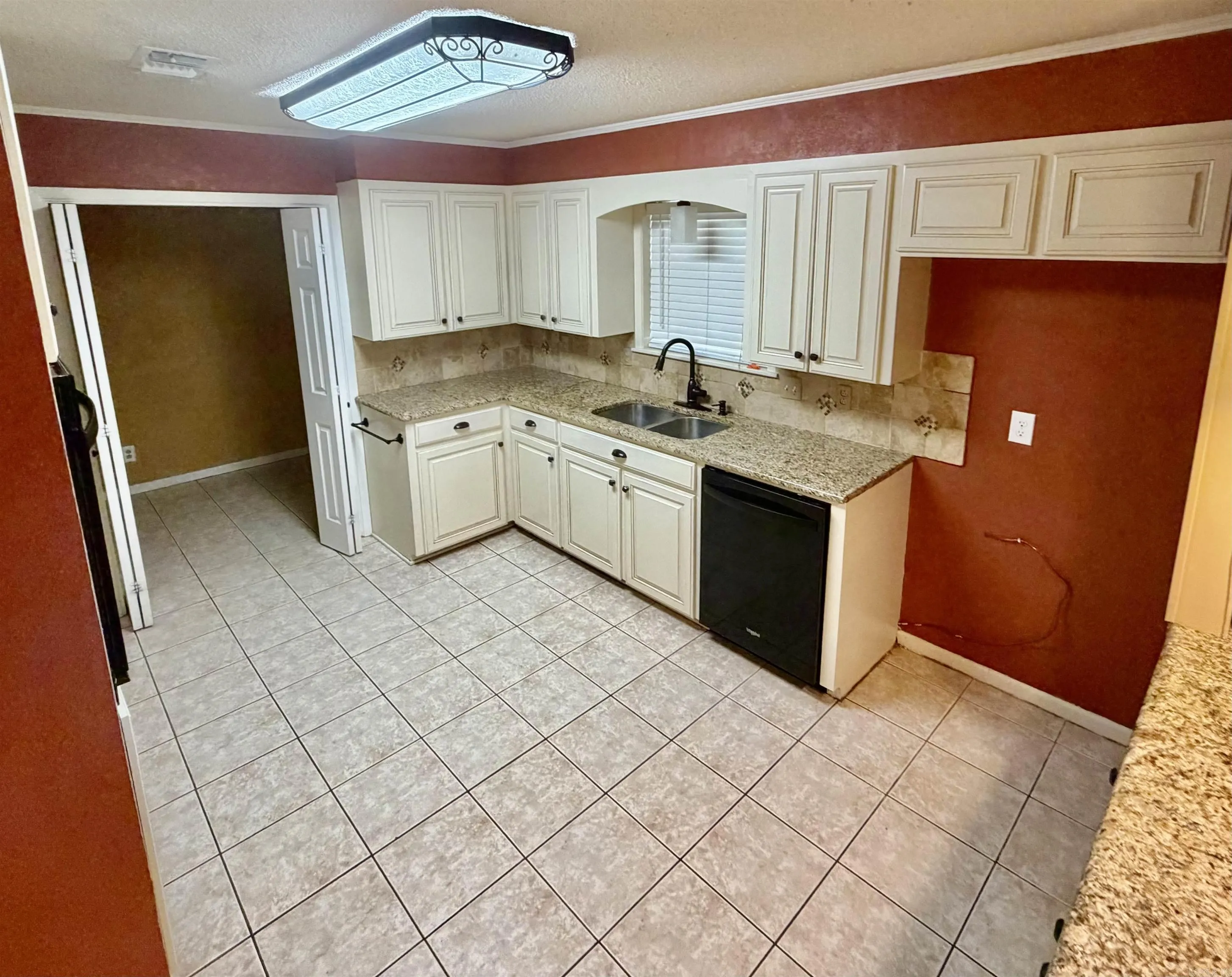 Property at 1354  Camellia - Image 5