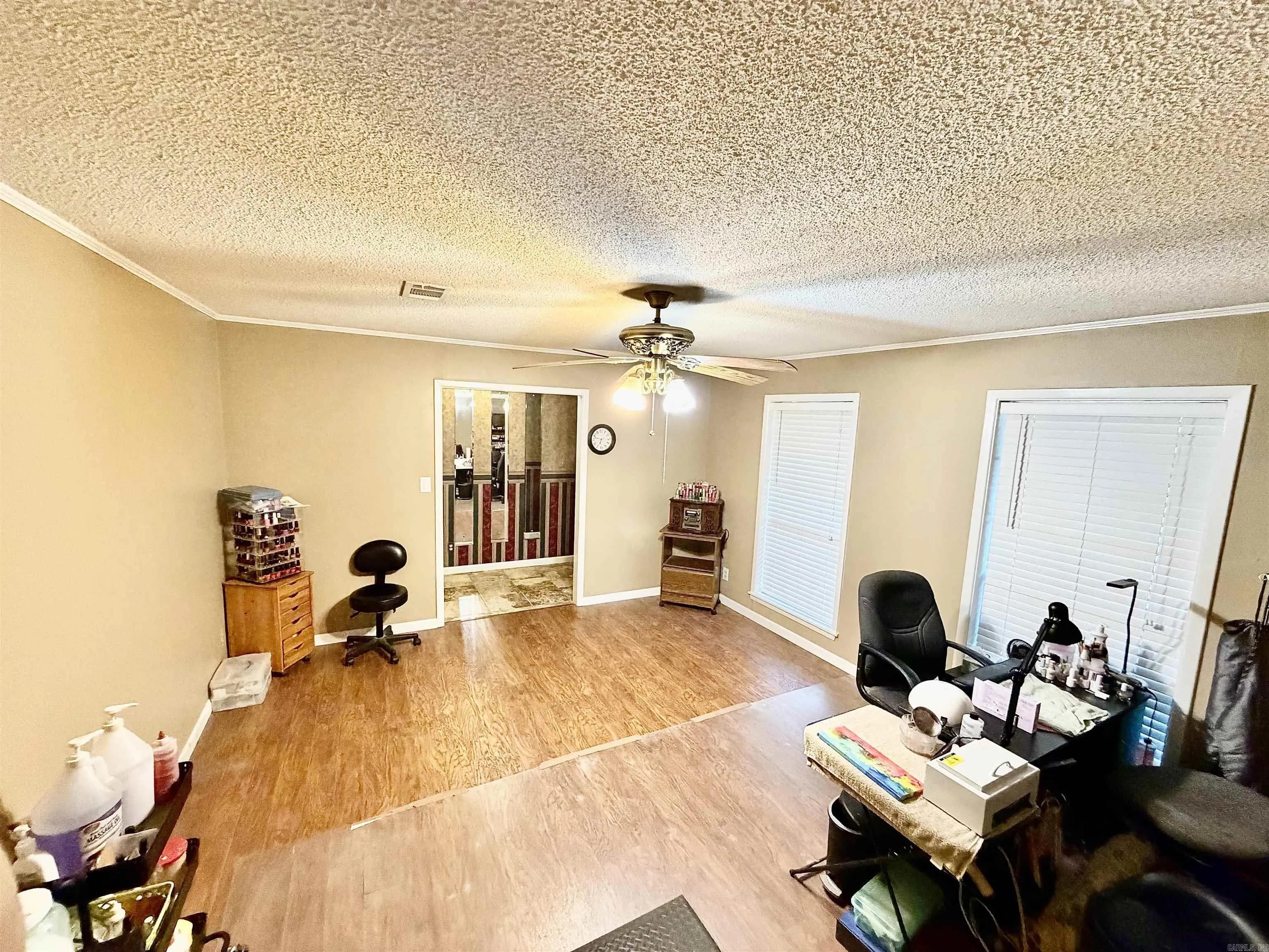 Property at 1354  Camellia - Image 8