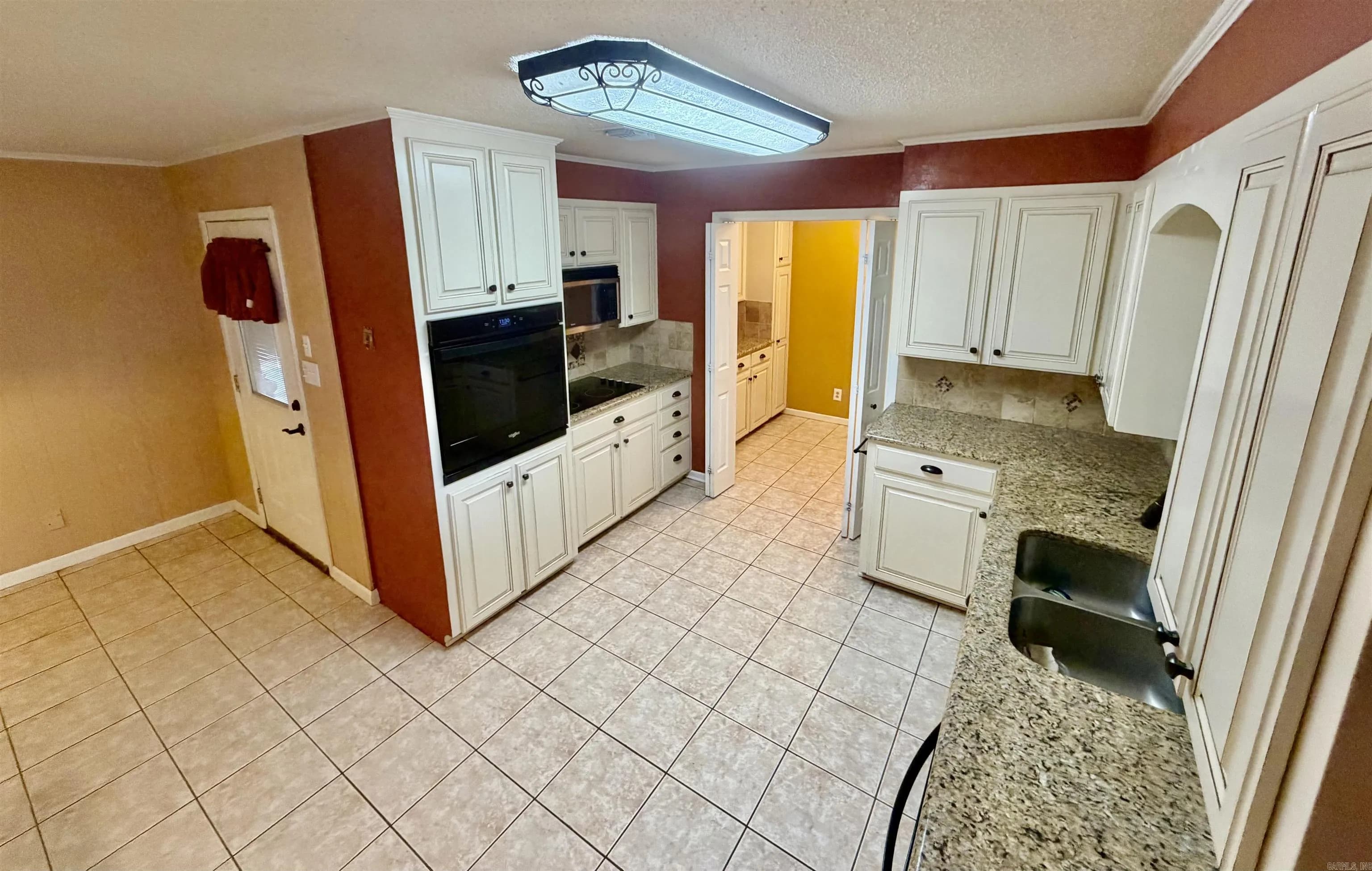 Property at 1354  Camellia - Image 4