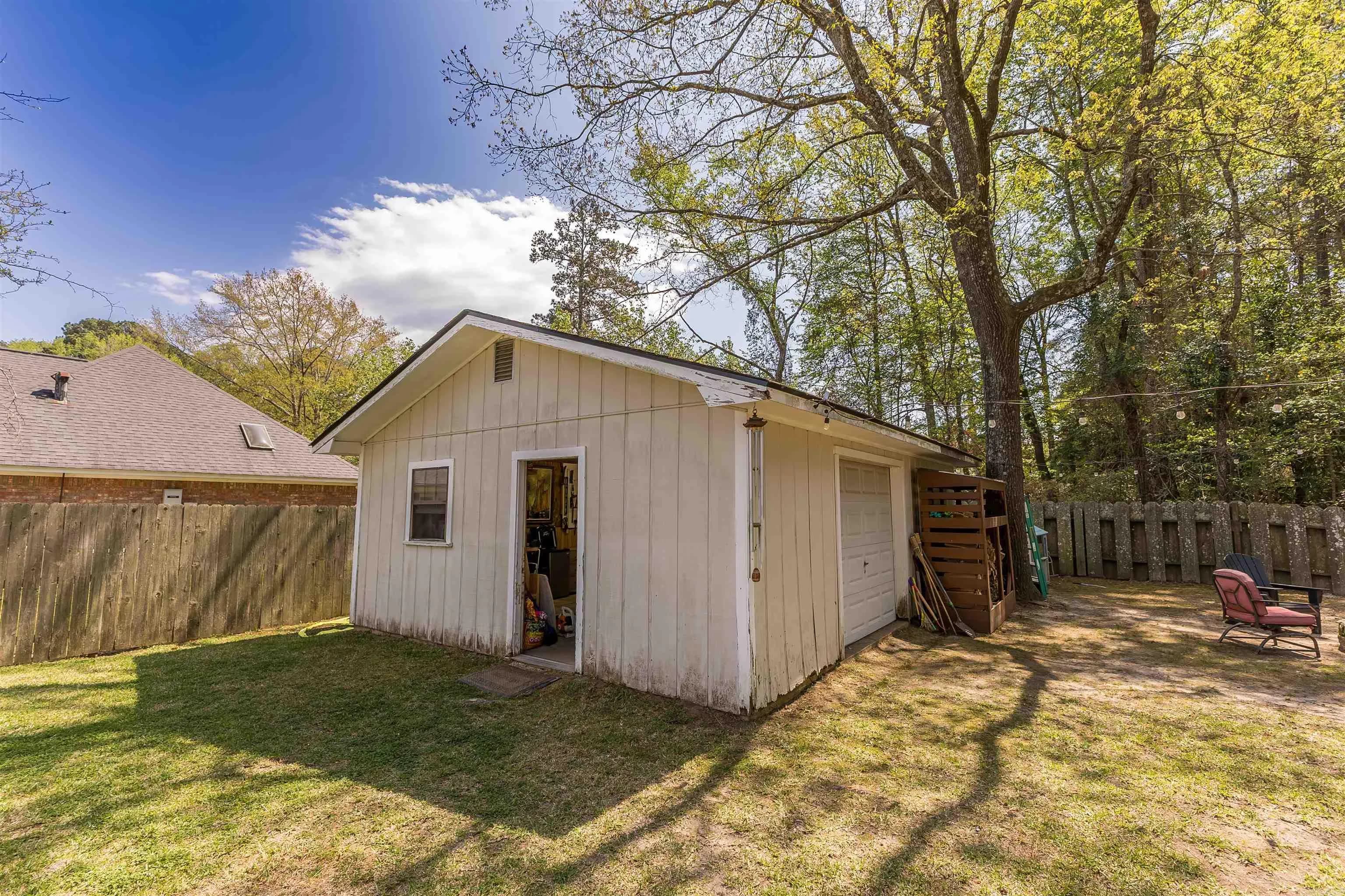 Property at 2205  Pathway - Image 8