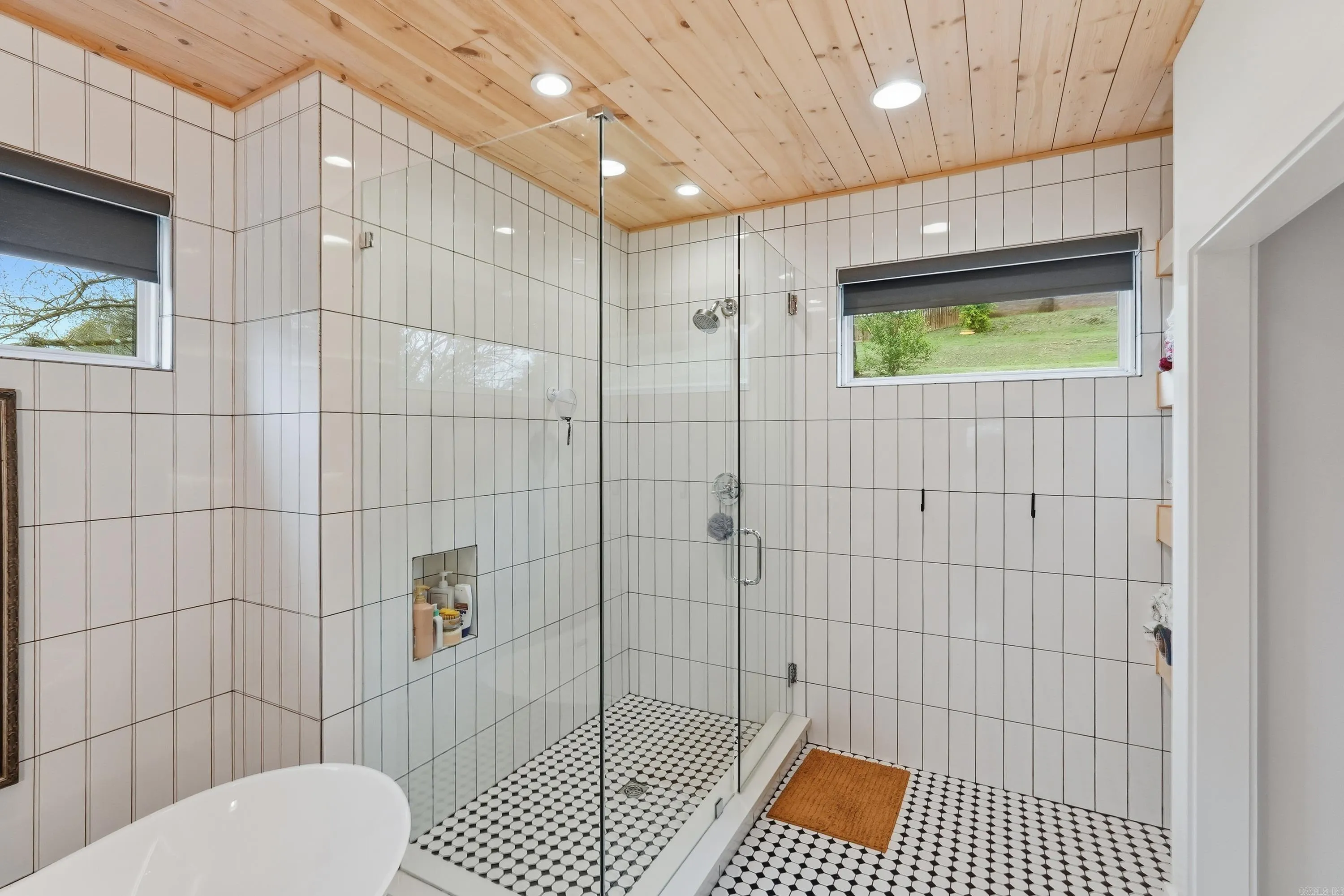 Property at 3285  Nob hill dr - Image 24