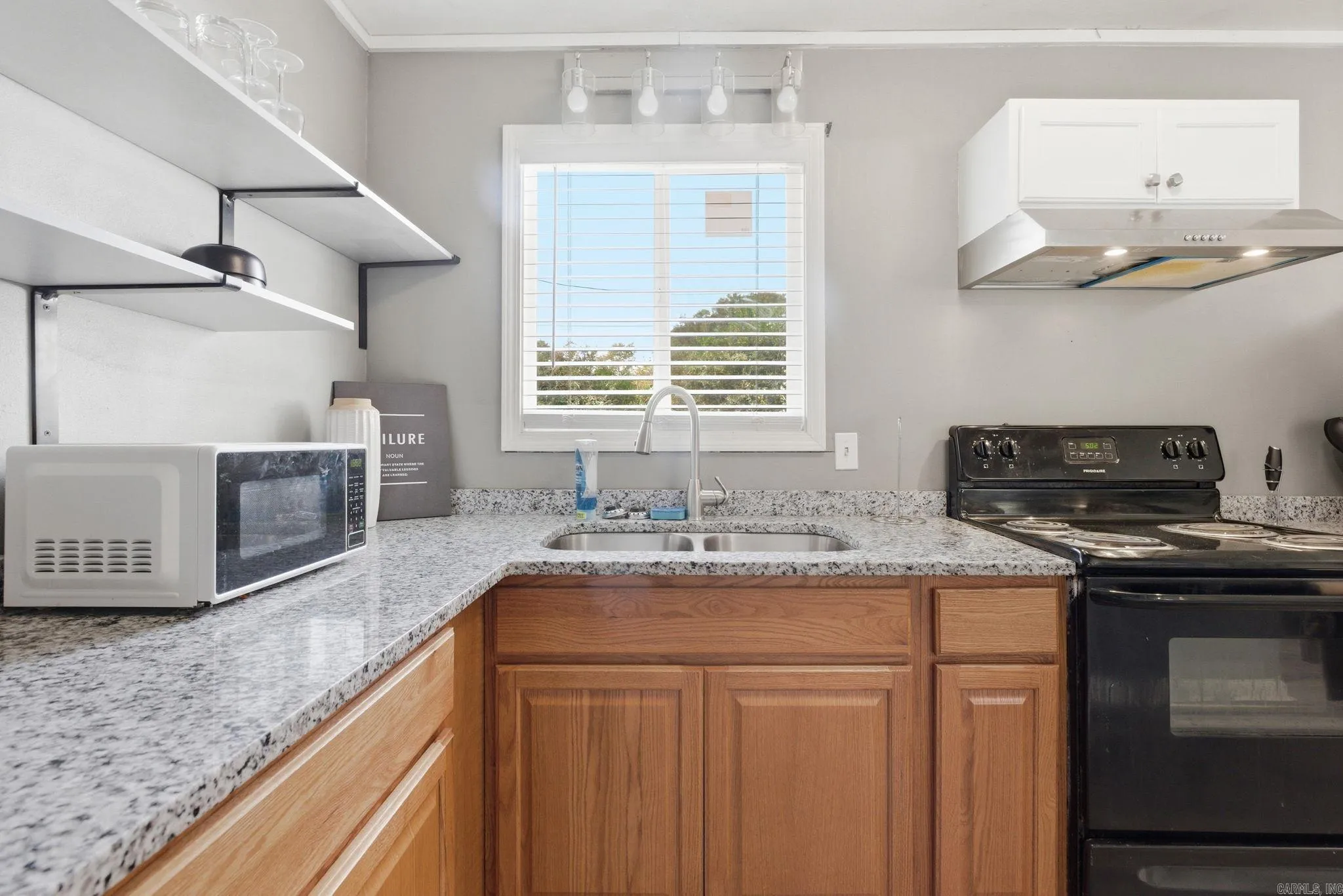 Property at 1013  Graham - Image 5