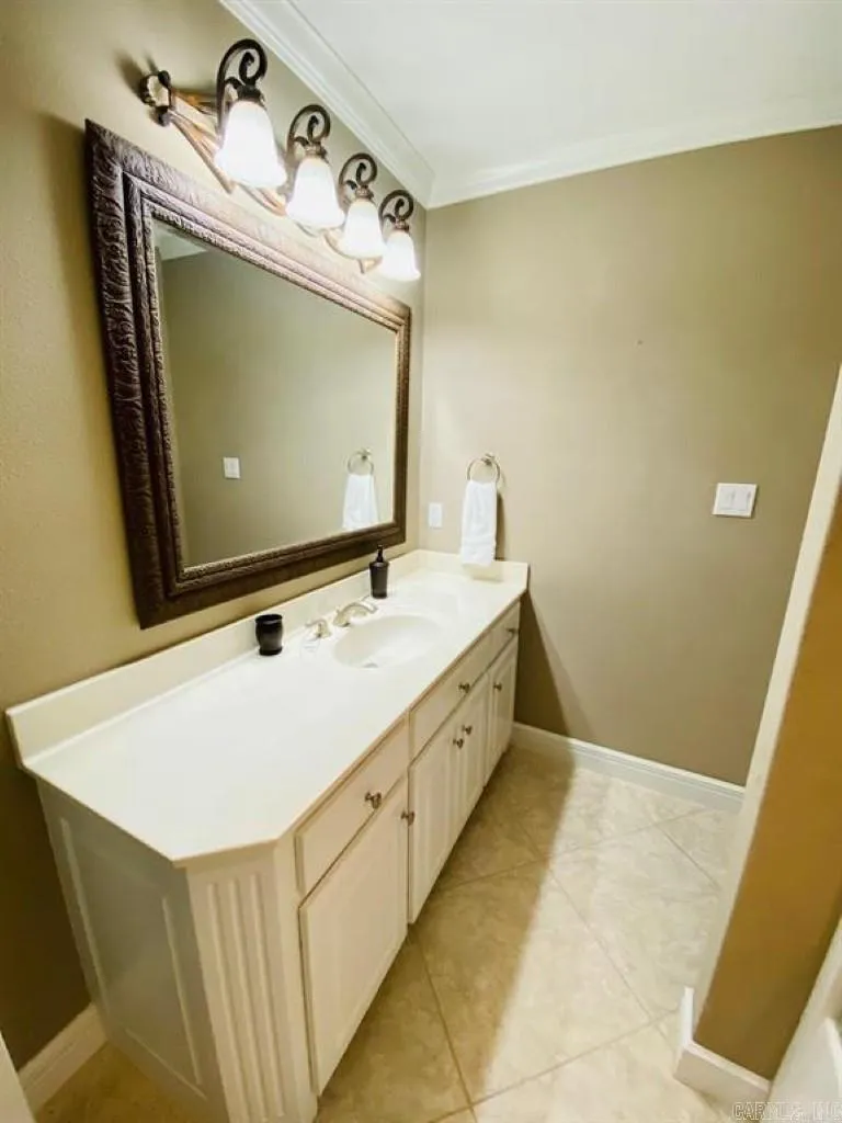 Property at 151  Villa point - Image 26