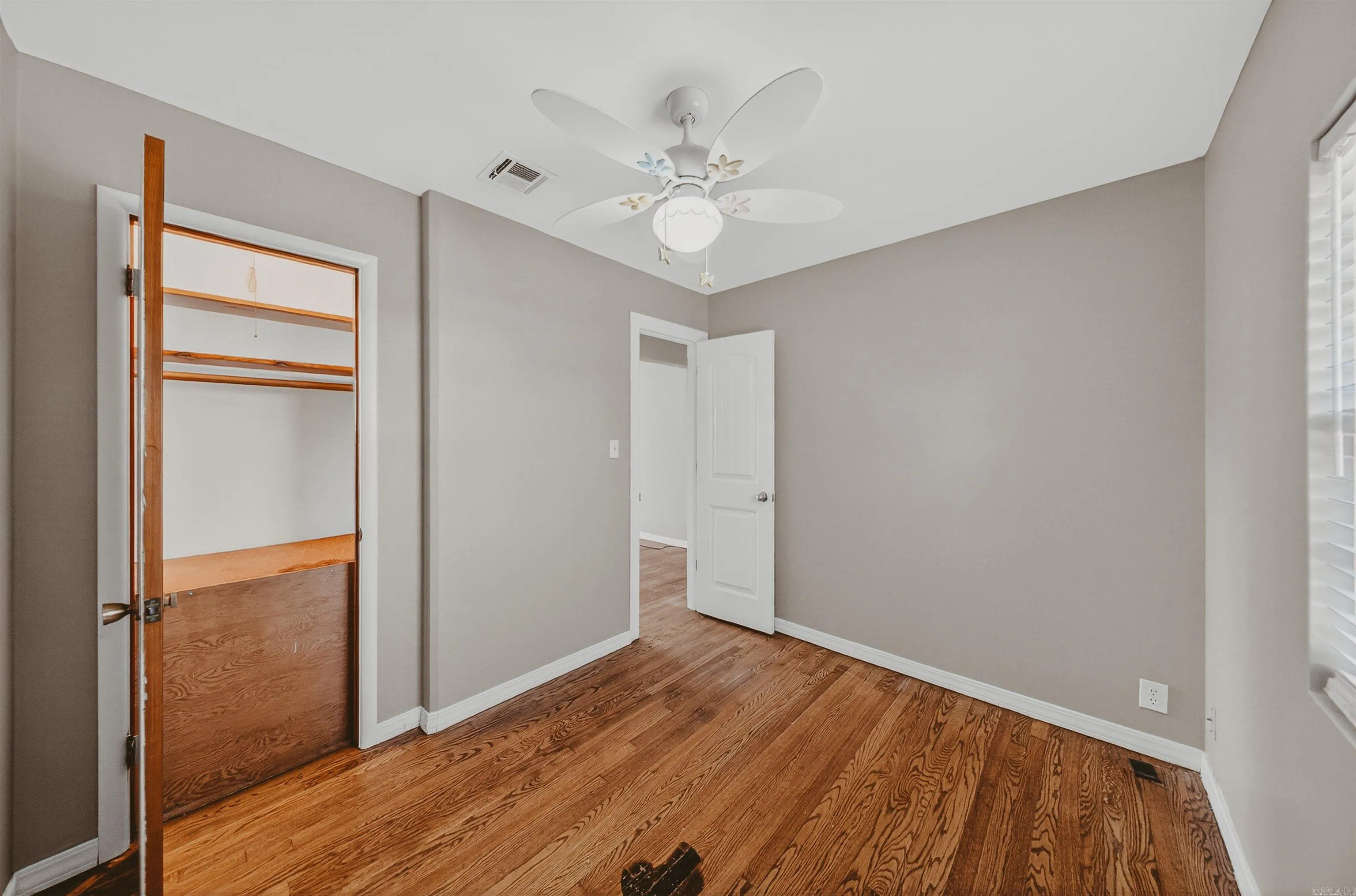 Property at 823 W Granite - Image 19