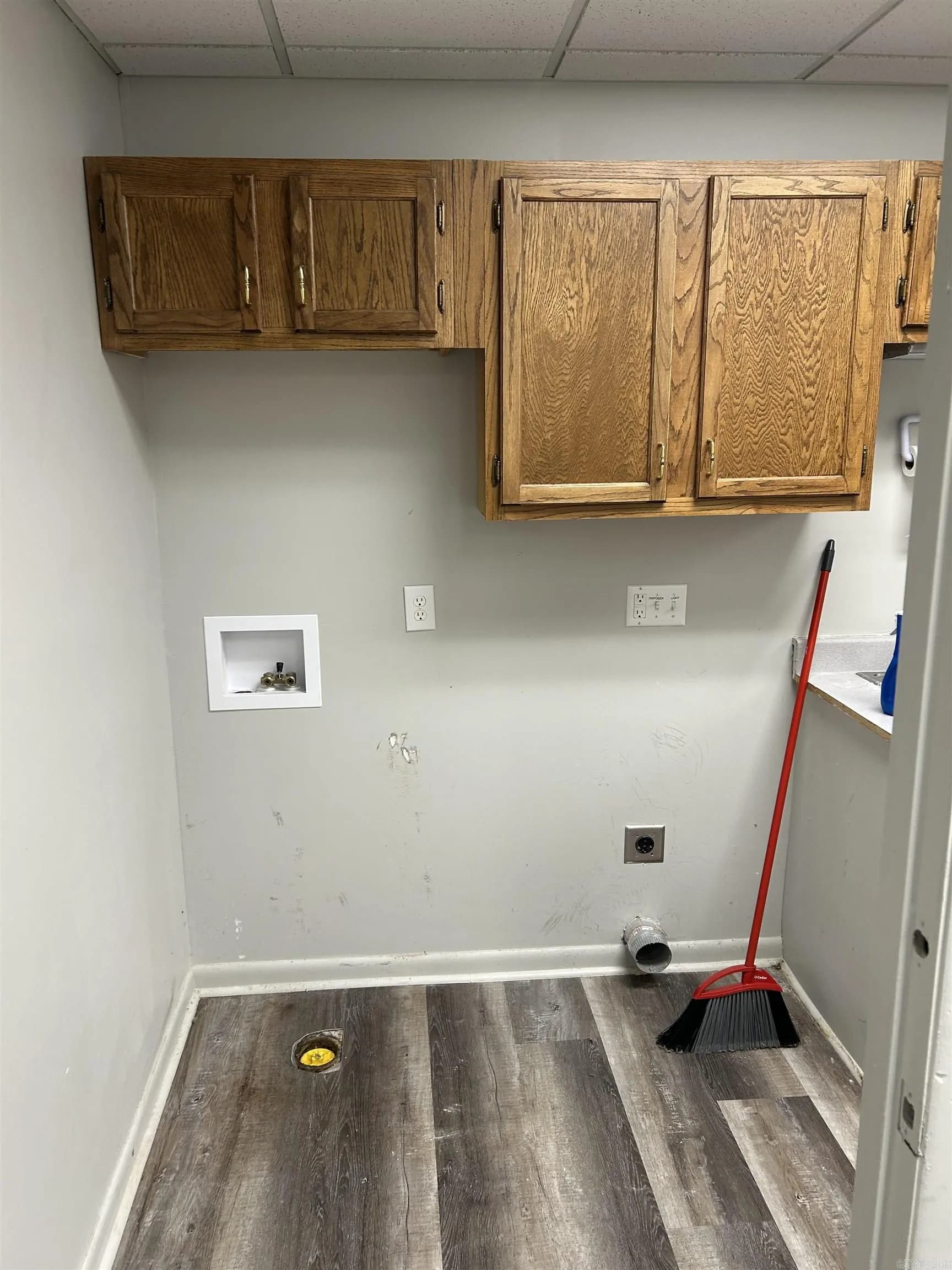 Property at 2909  King - Image 12