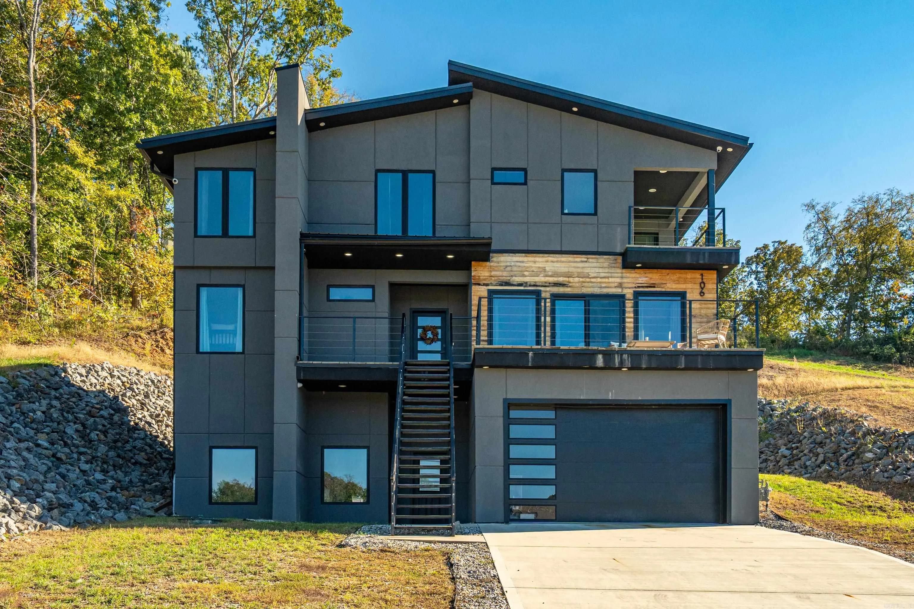 Property at 106  Hunterscove - Image 1