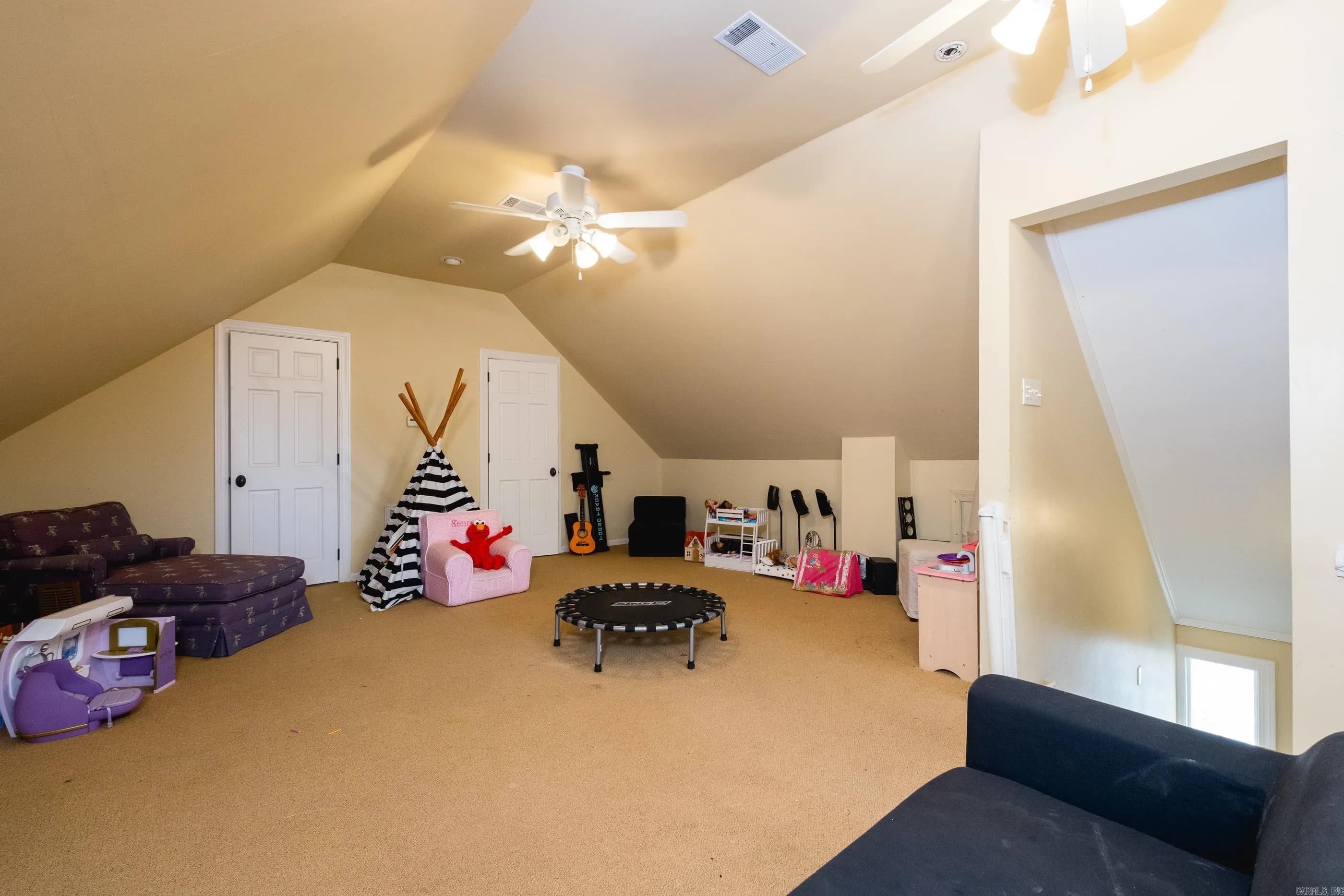 Property at 2400 N Pierce - Image 37