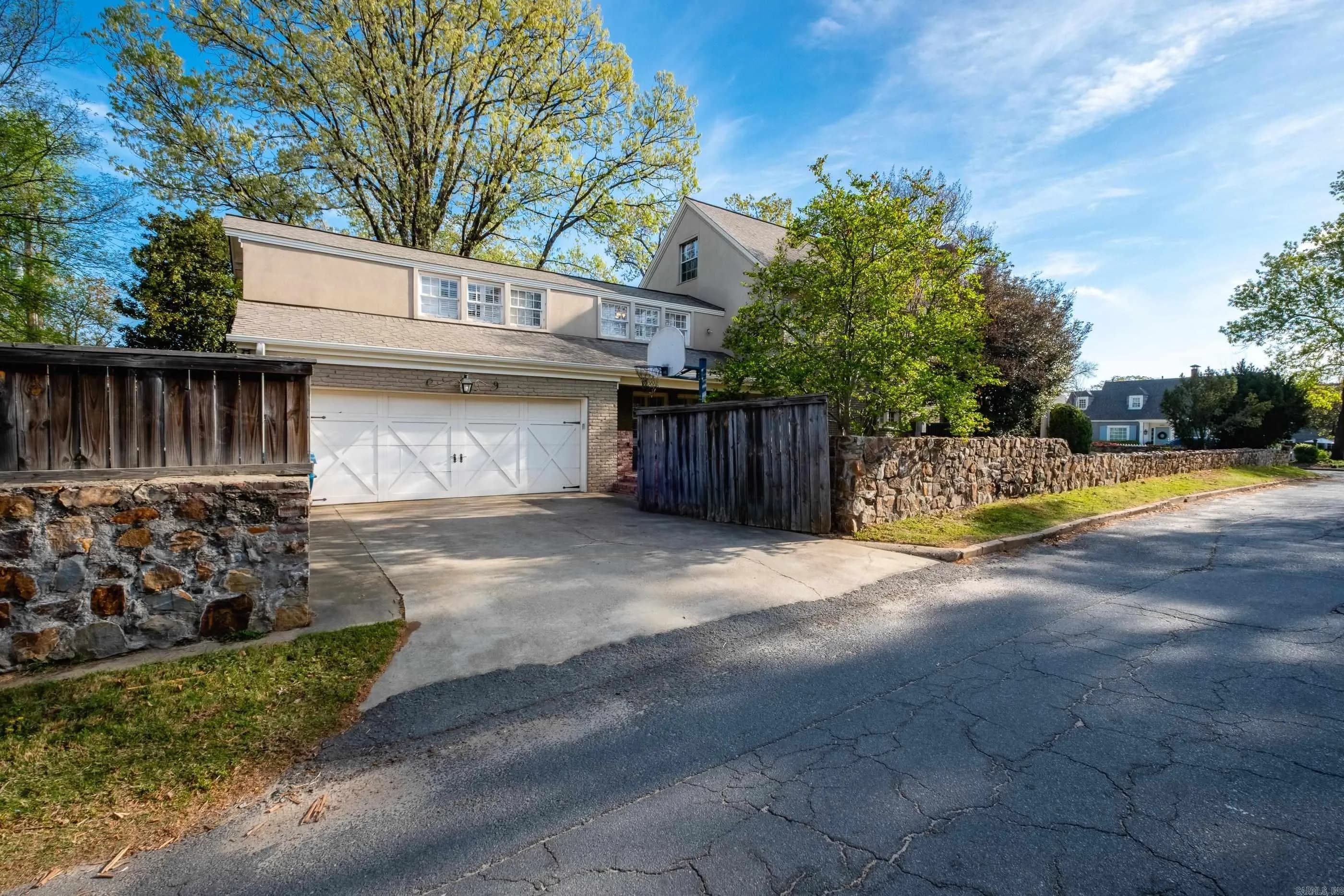 Property at 2400 N Pierce - Image 44