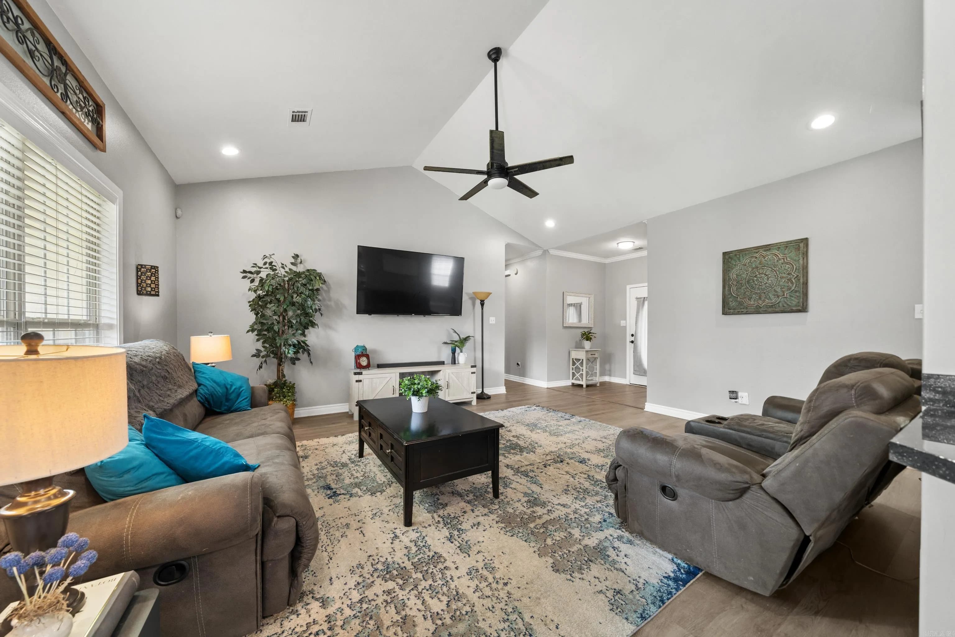 Property at 105  Wyatt cove - Image 7
