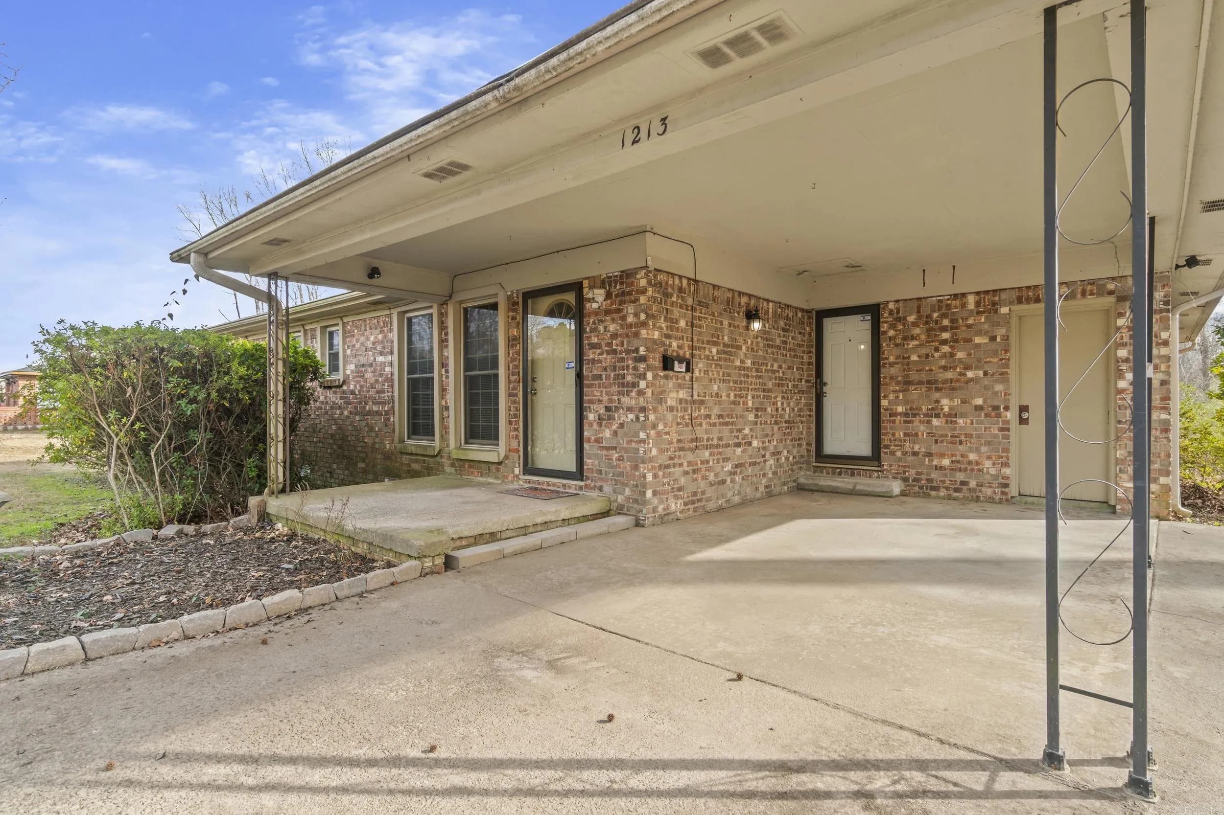 Property at 1213  Eastview - Image 3