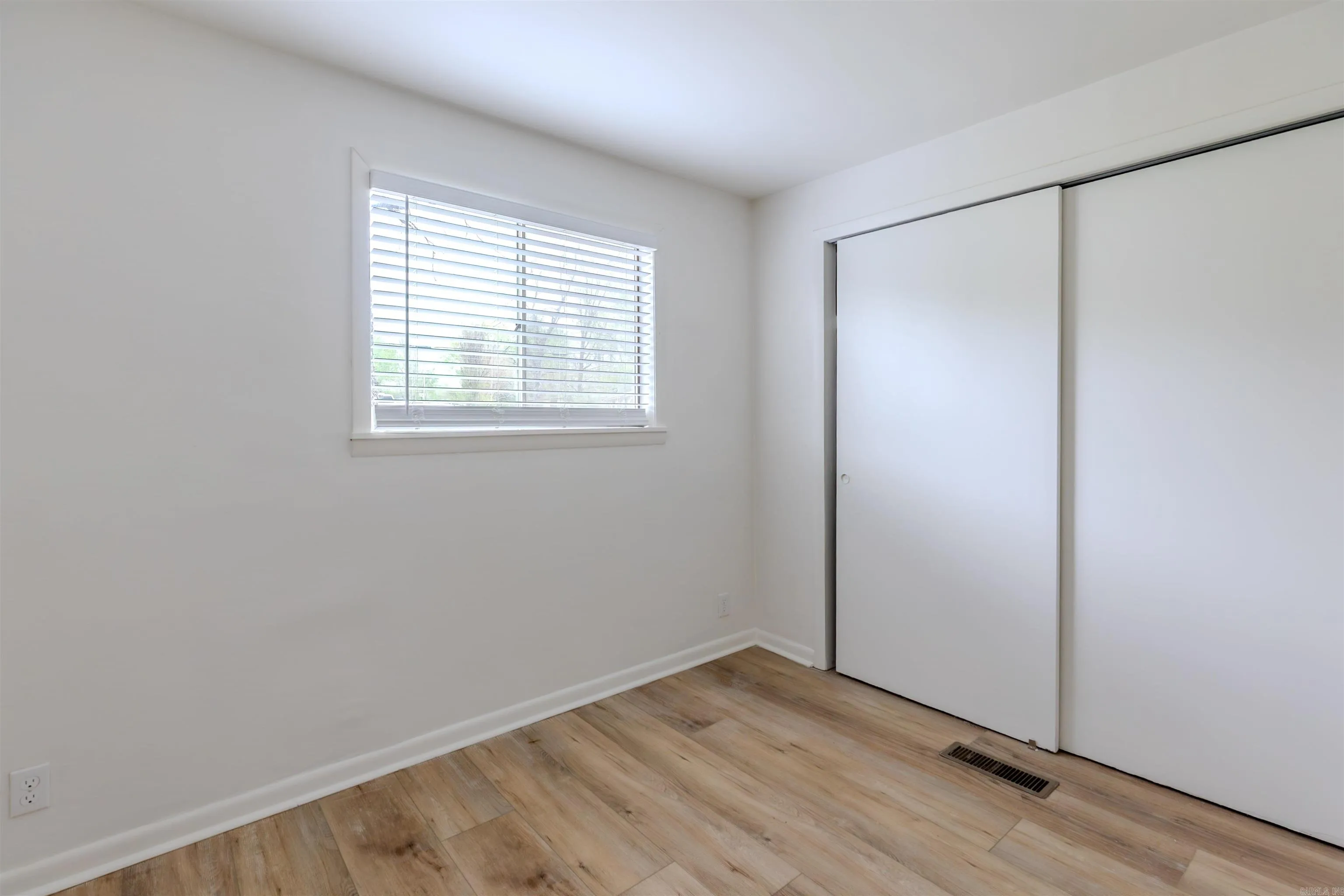 Property at 90  Mimosa - Image 26