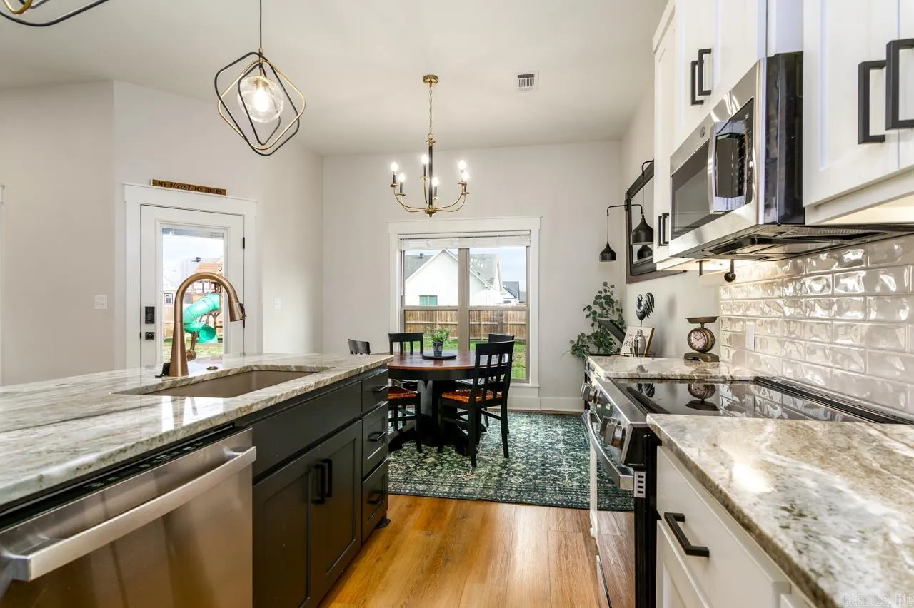 Property at 25  Dandelion - Image 15