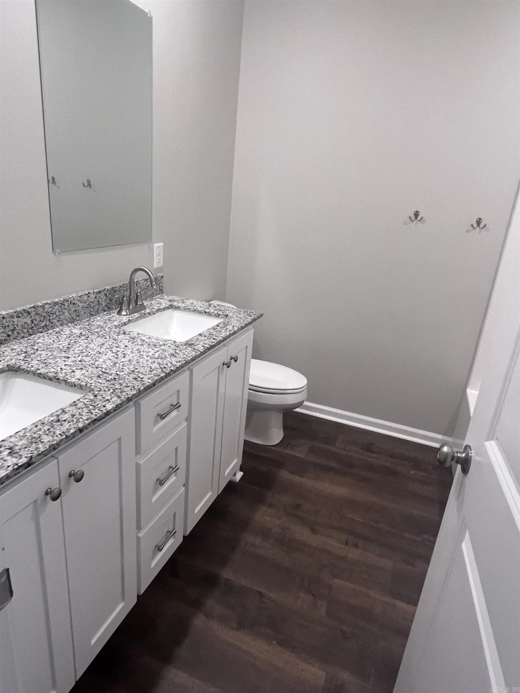 Property at 2010  Jackman - Image 38