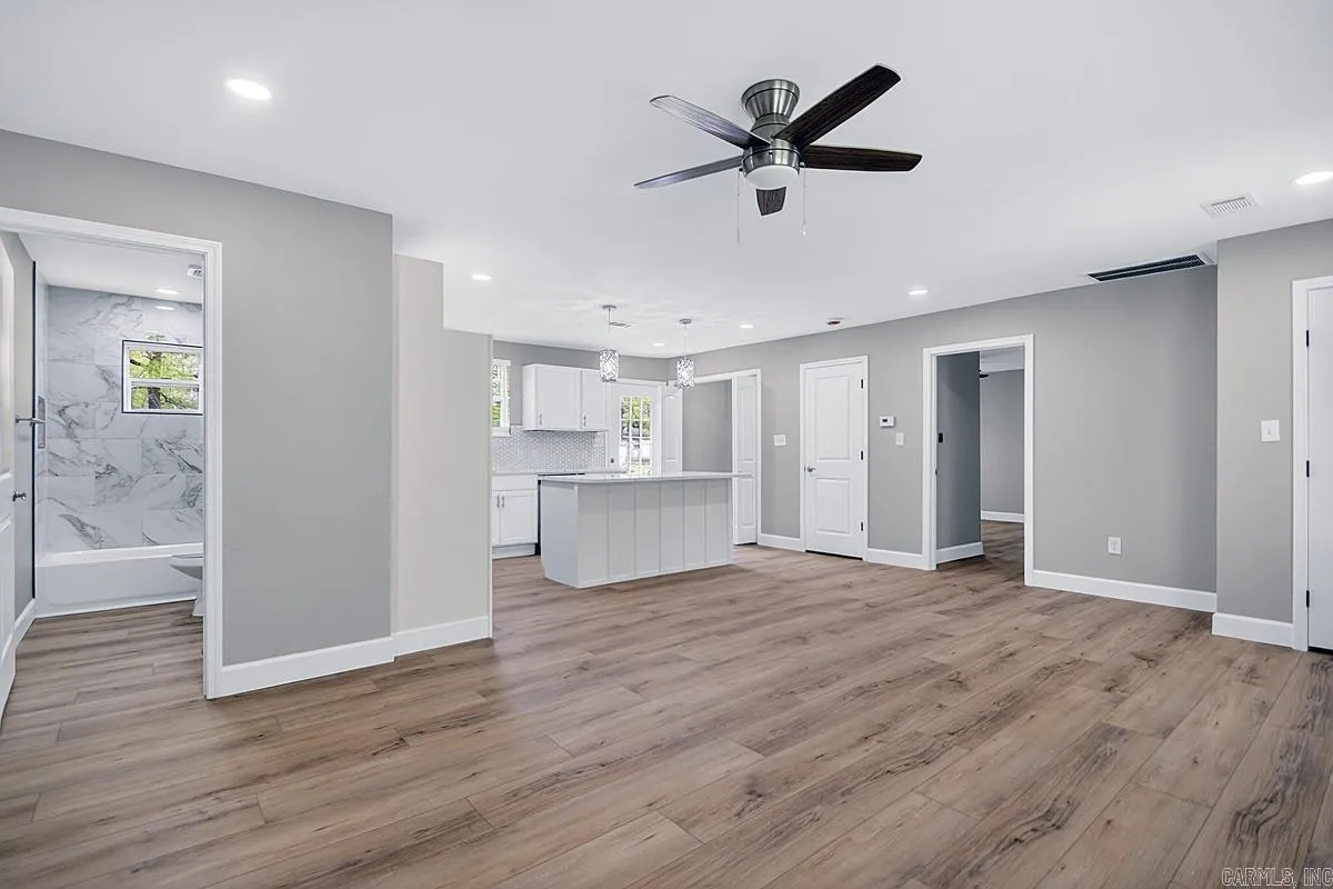 Property at 129  Shade tree ln - Image 11