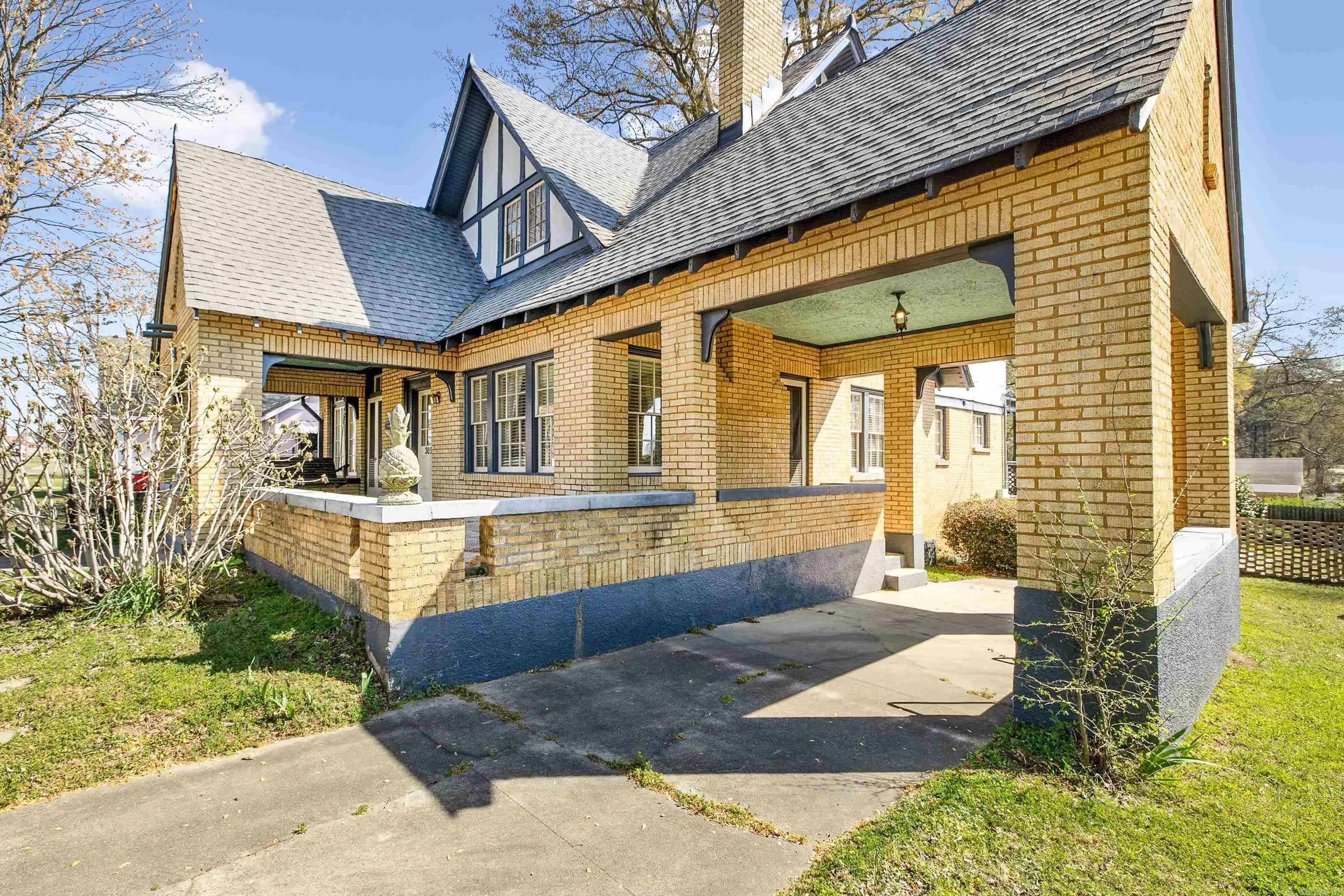 Property at 305 N East - Image 4