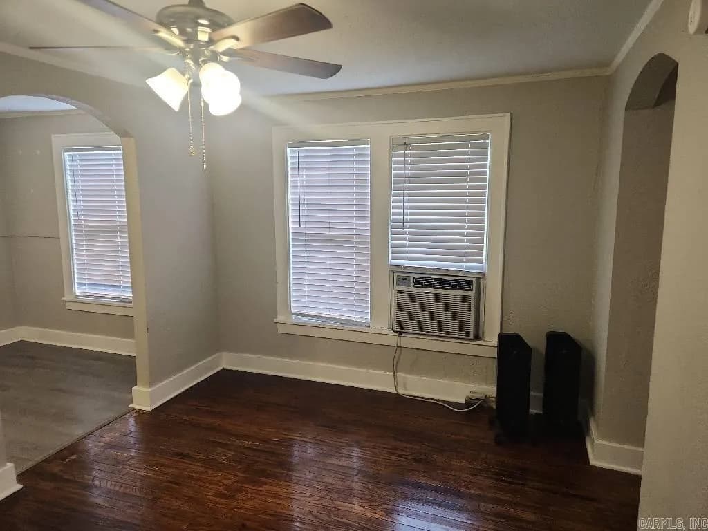 Property at 110 & 112 W 15th - Image 10