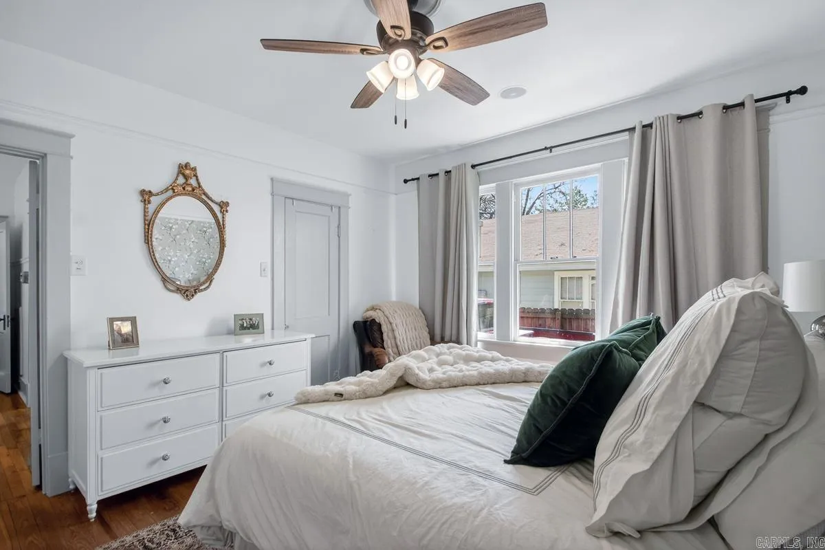 Property at 1718 N Grant - Image 16