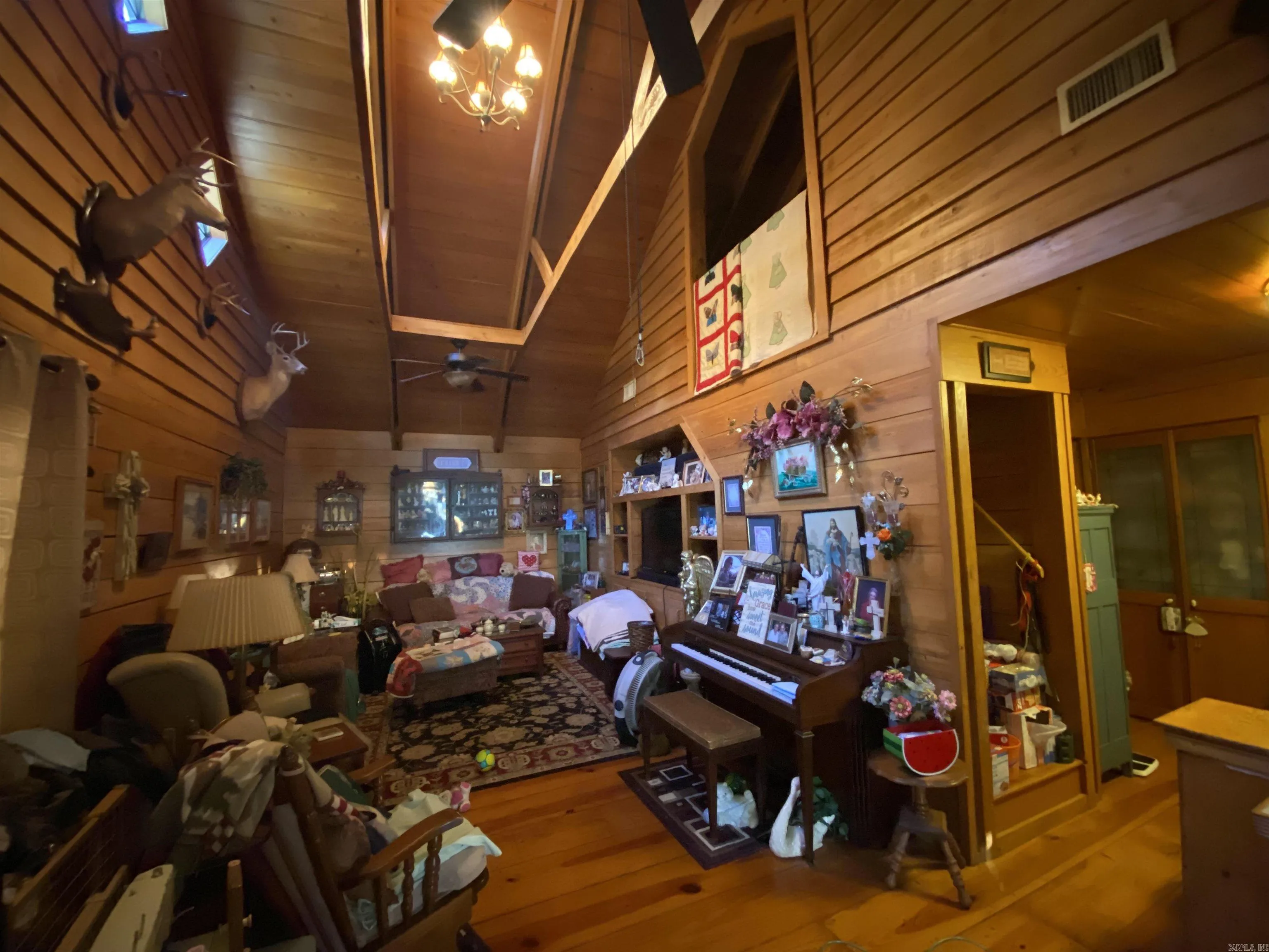 Property at 136  La hideaway - Image 2