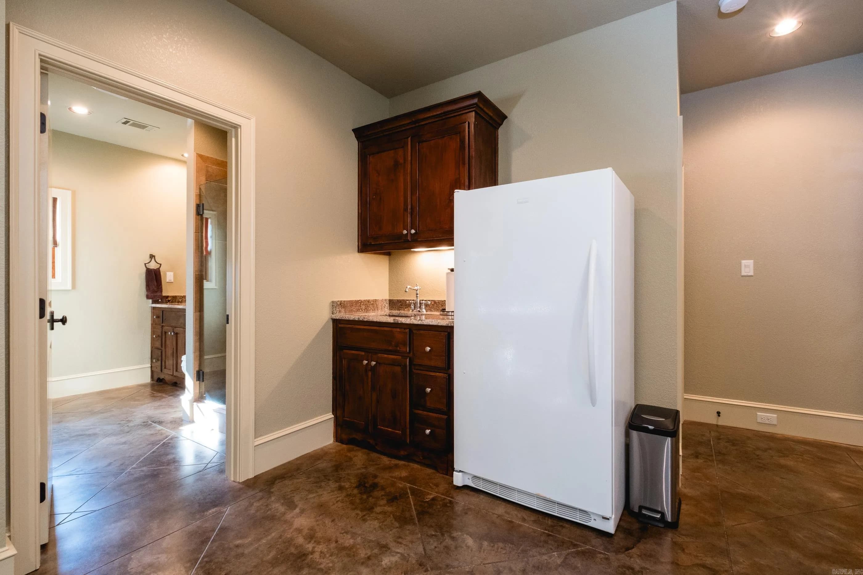 Property at 21  Hickory pointe cove - Image 39