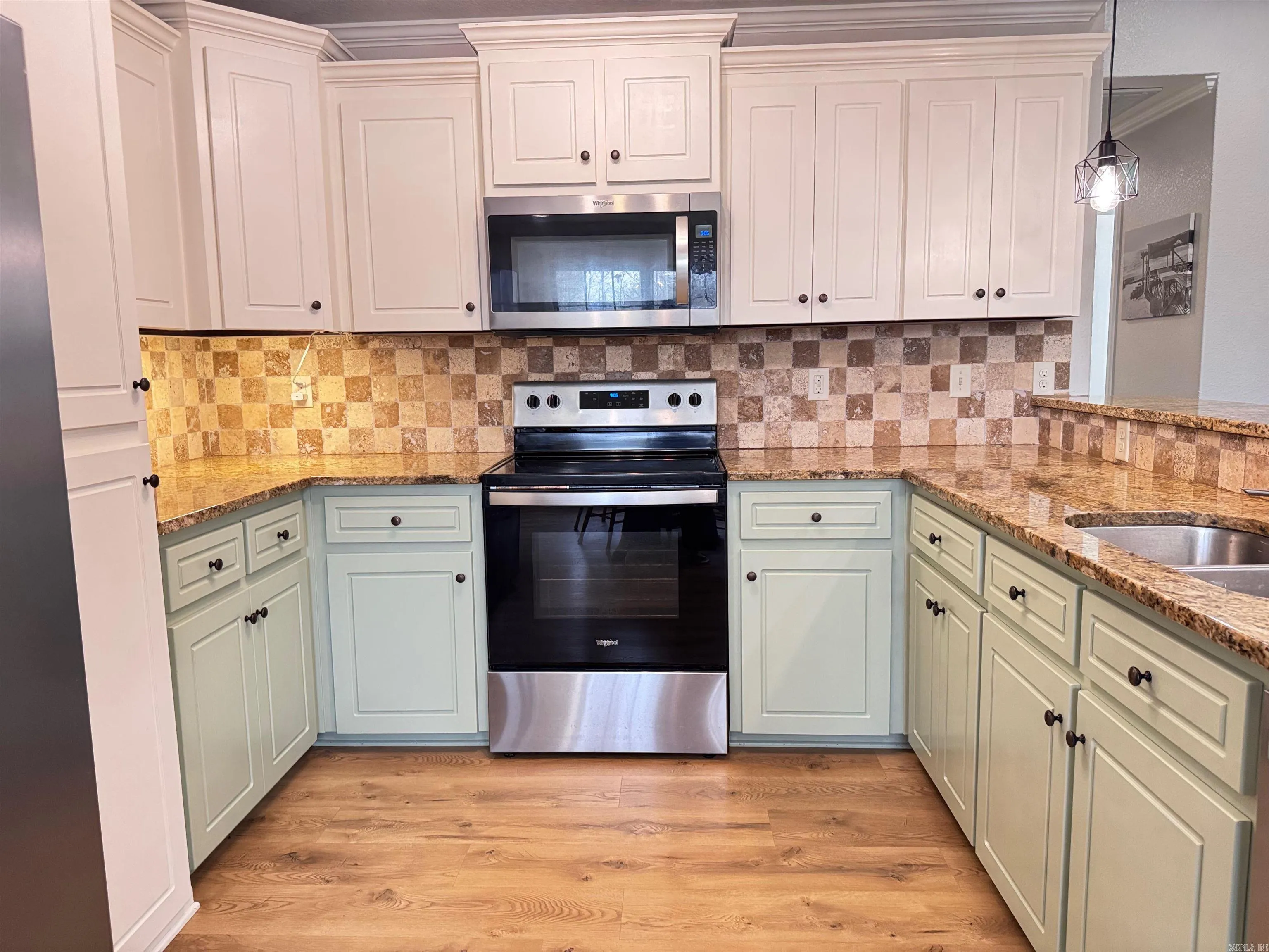 Property at 80  Bryson - Image 7