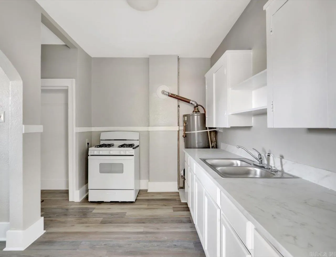 Property at 3409 W Markham - Image 15