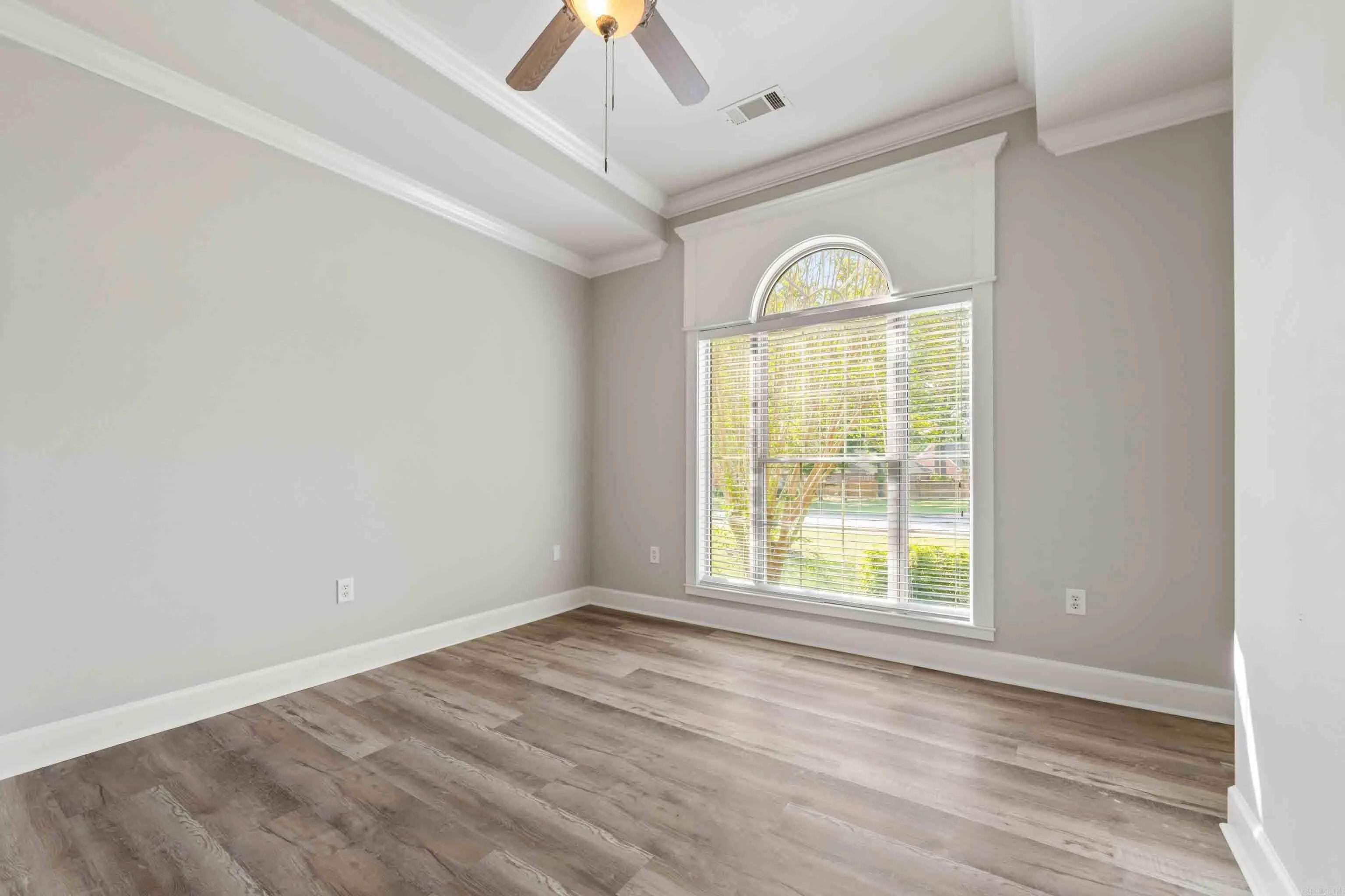 Property at 6706  Worth - Image 30