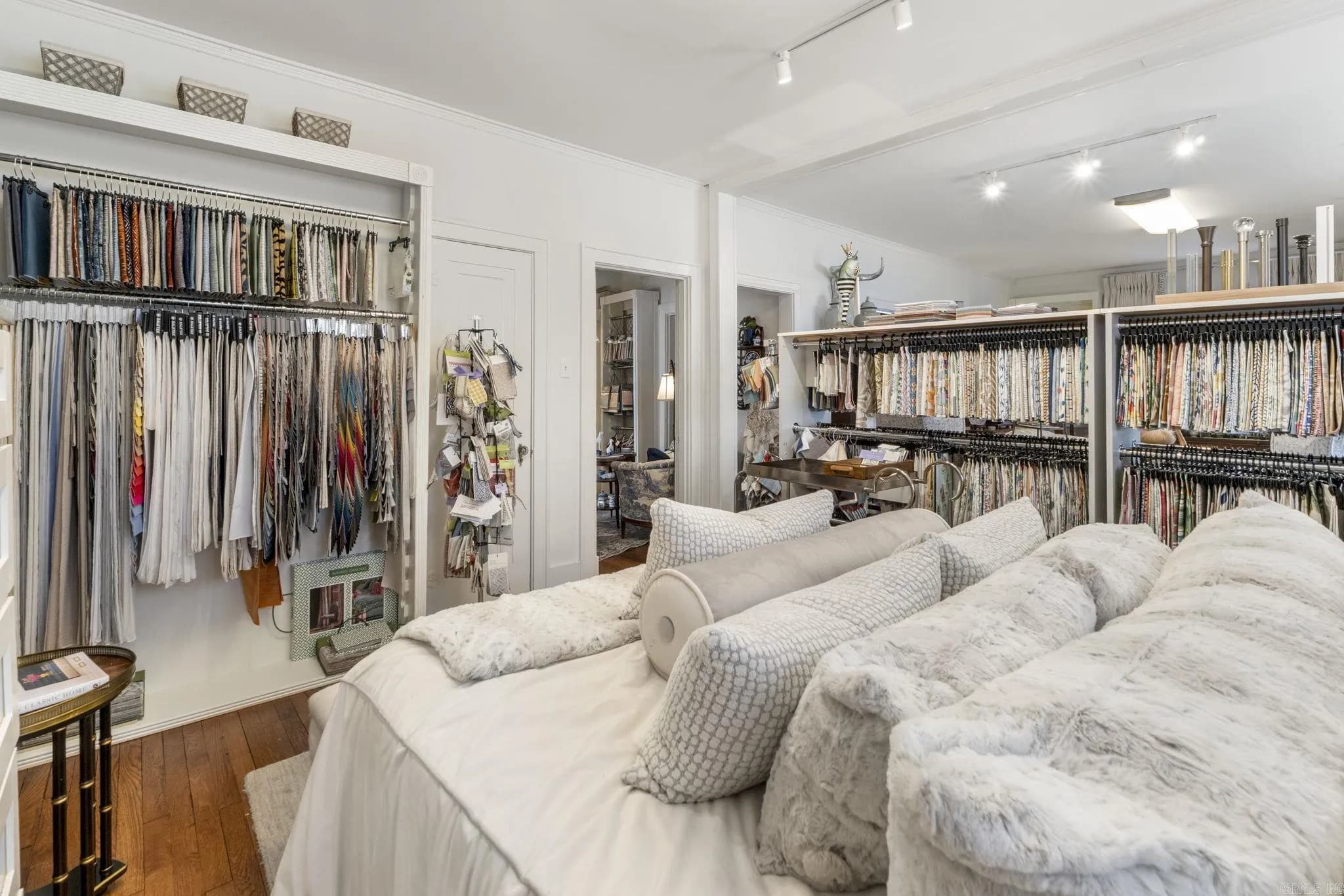 Property at 3125  John f kennedy - Image 11