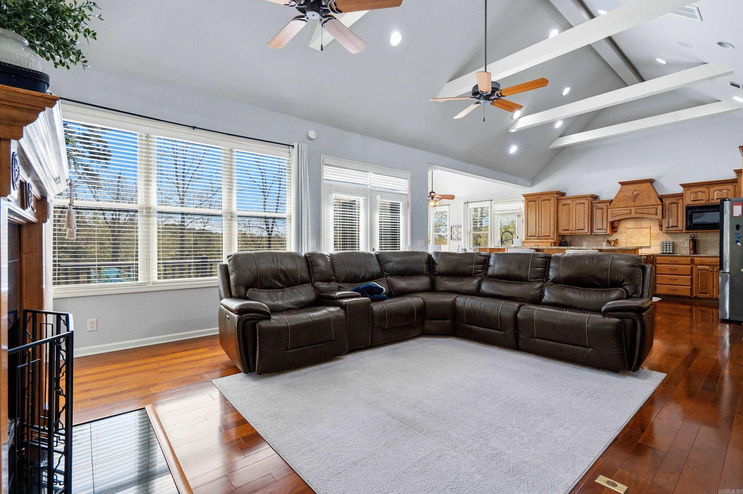 Property at 7  Aventura - Image 14